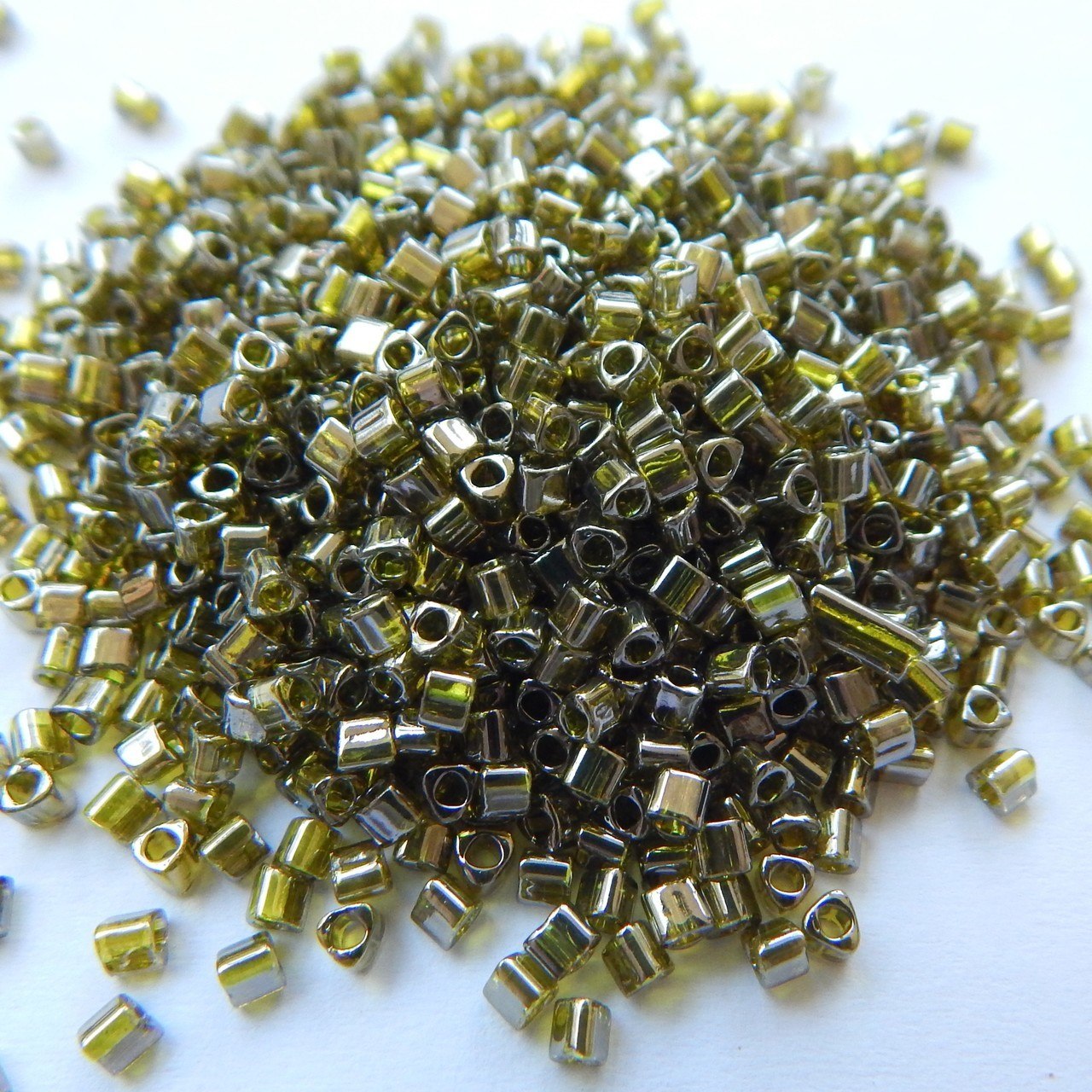 Cuentas de semillas triangulares 11/o TOHO 20 gramos - Elige color - Cuentas de vidrio - Imagen 19 de 66