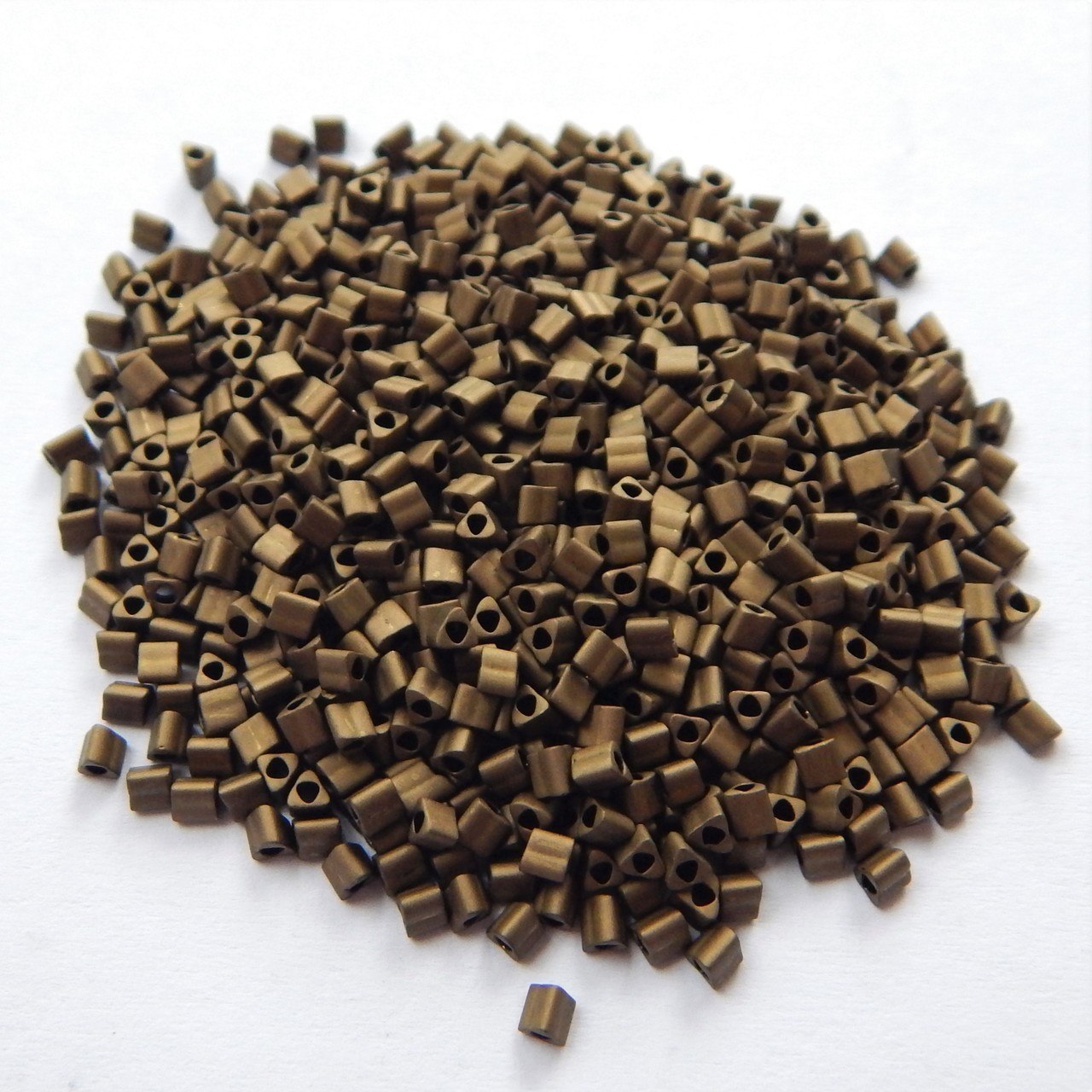 Cuentas de semillas triangulares 11/o TOHO 20 gramos - Elige color - Cuentas de vidrio - Imagen 32 de 66