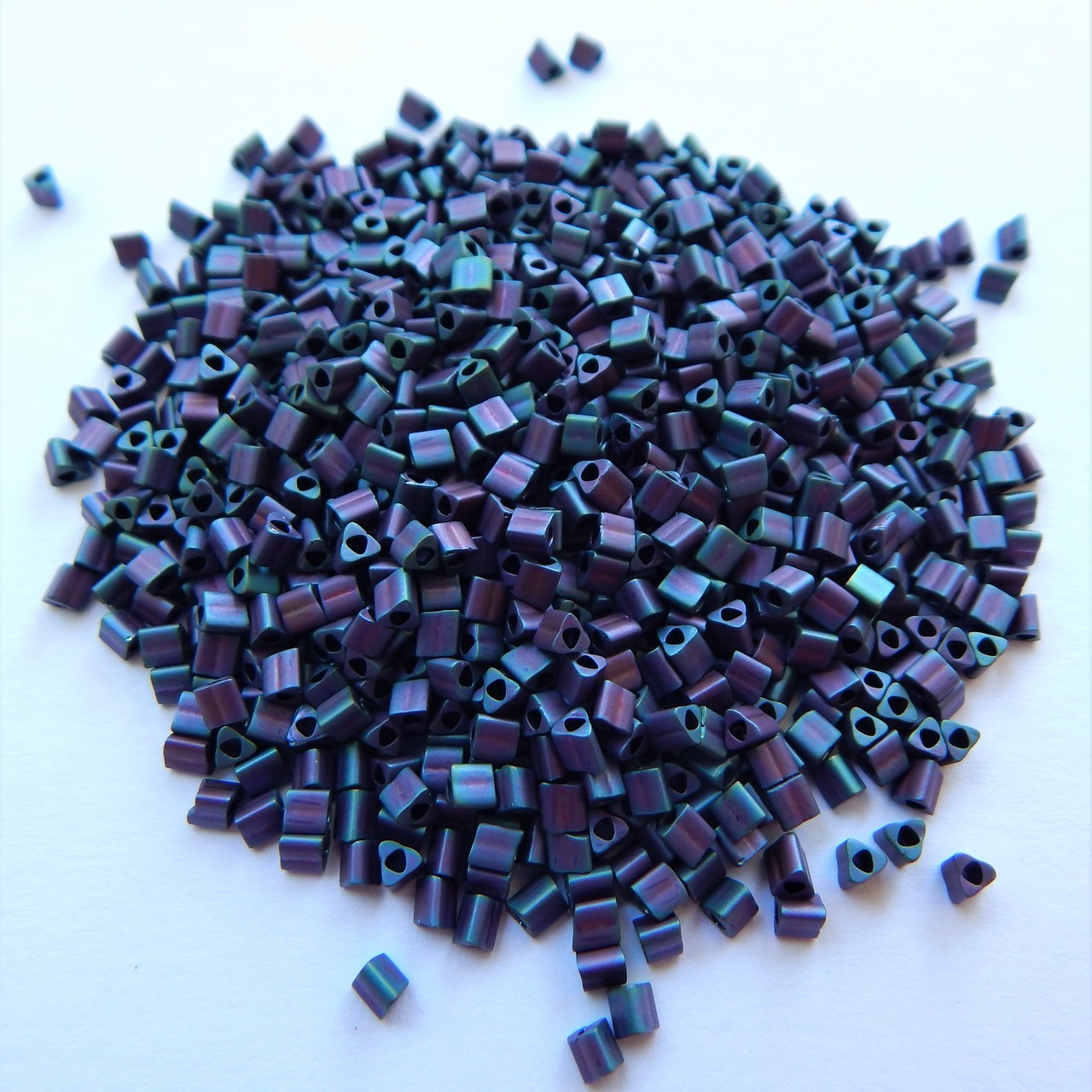 Cuentas de semillas triangulares 11/o TOHO 20 gramos - Elige color - Cuentas de vidrio - Imagen 34 de 66