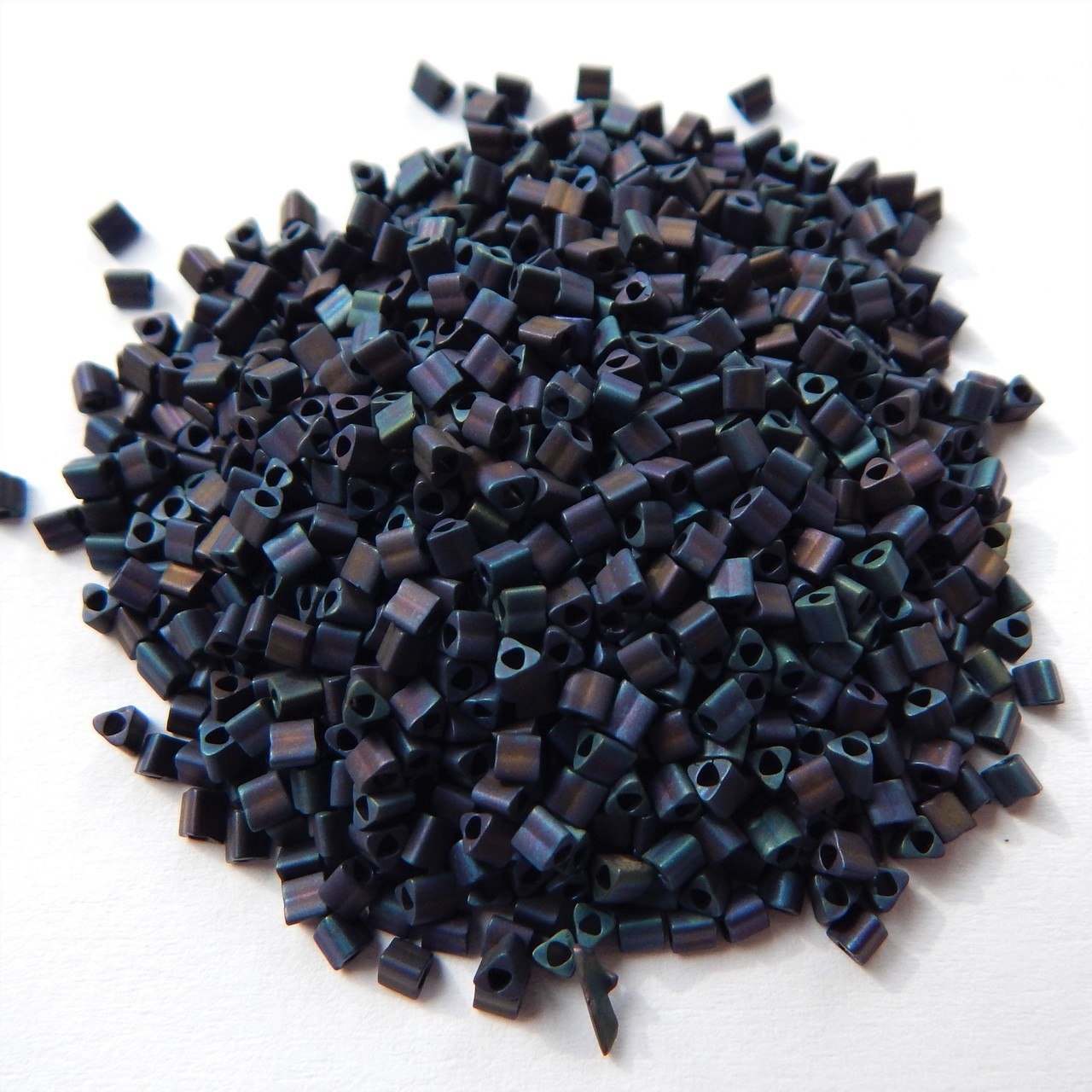 Cuentas de semillas triangulares 11/o TOHO 20 gramos - Elige color - Cuentas de vidrio - Imagen 38 de 66