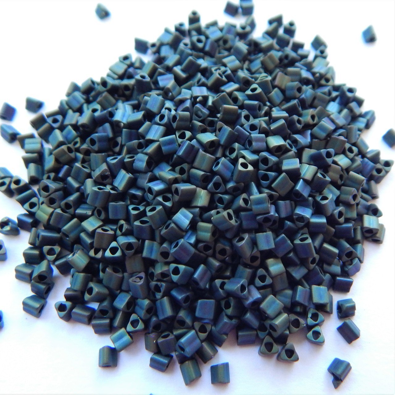 Cuentas de semillas triangulares 11/o TOHO 20 gramos - Elige color - Cuentas de vidrio - Imagen 40 de 66