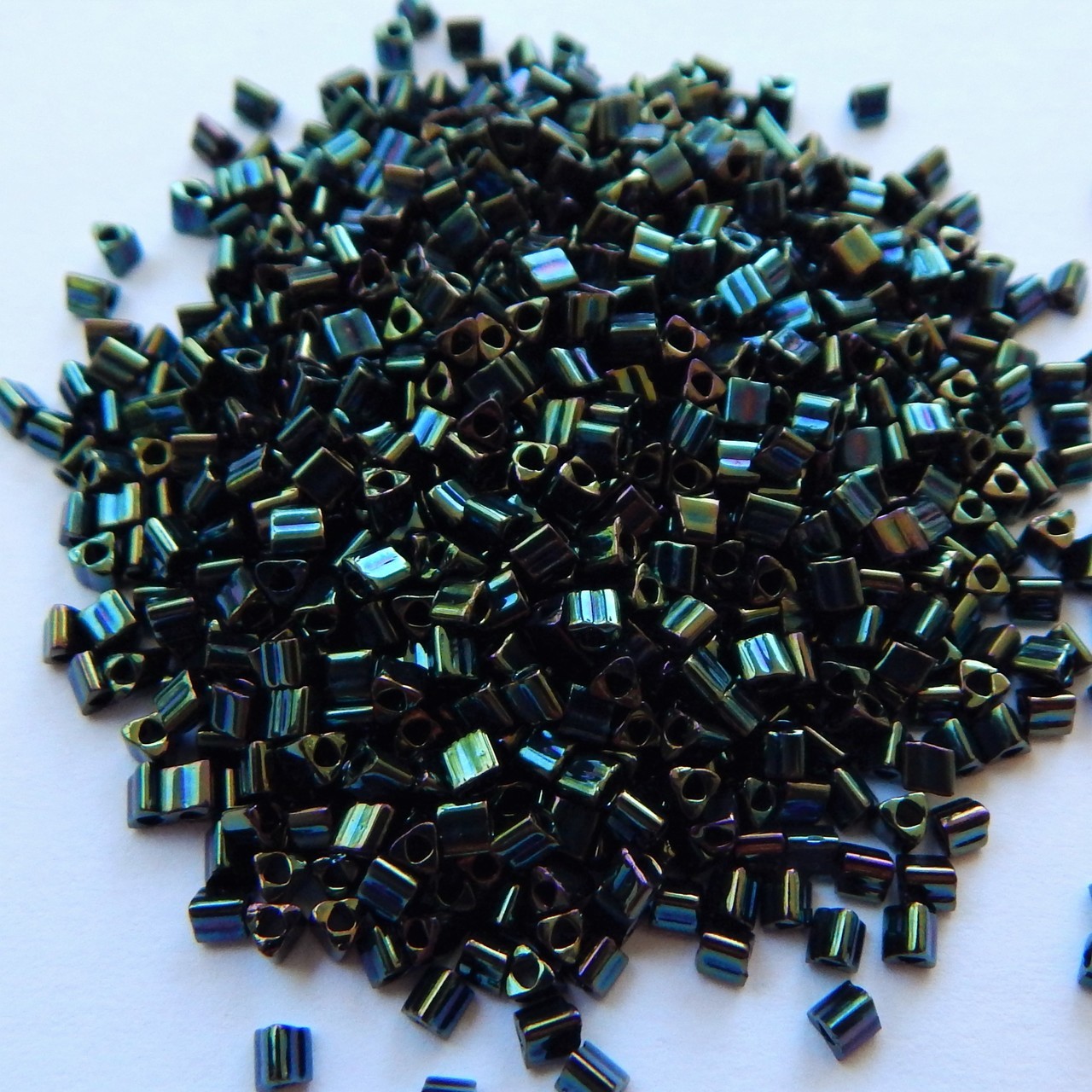 Cuentas de semillas triangulares 11/o TOHO 20 gramos - Elige color - Cuentas de vidrio - Imagen 41 de 66