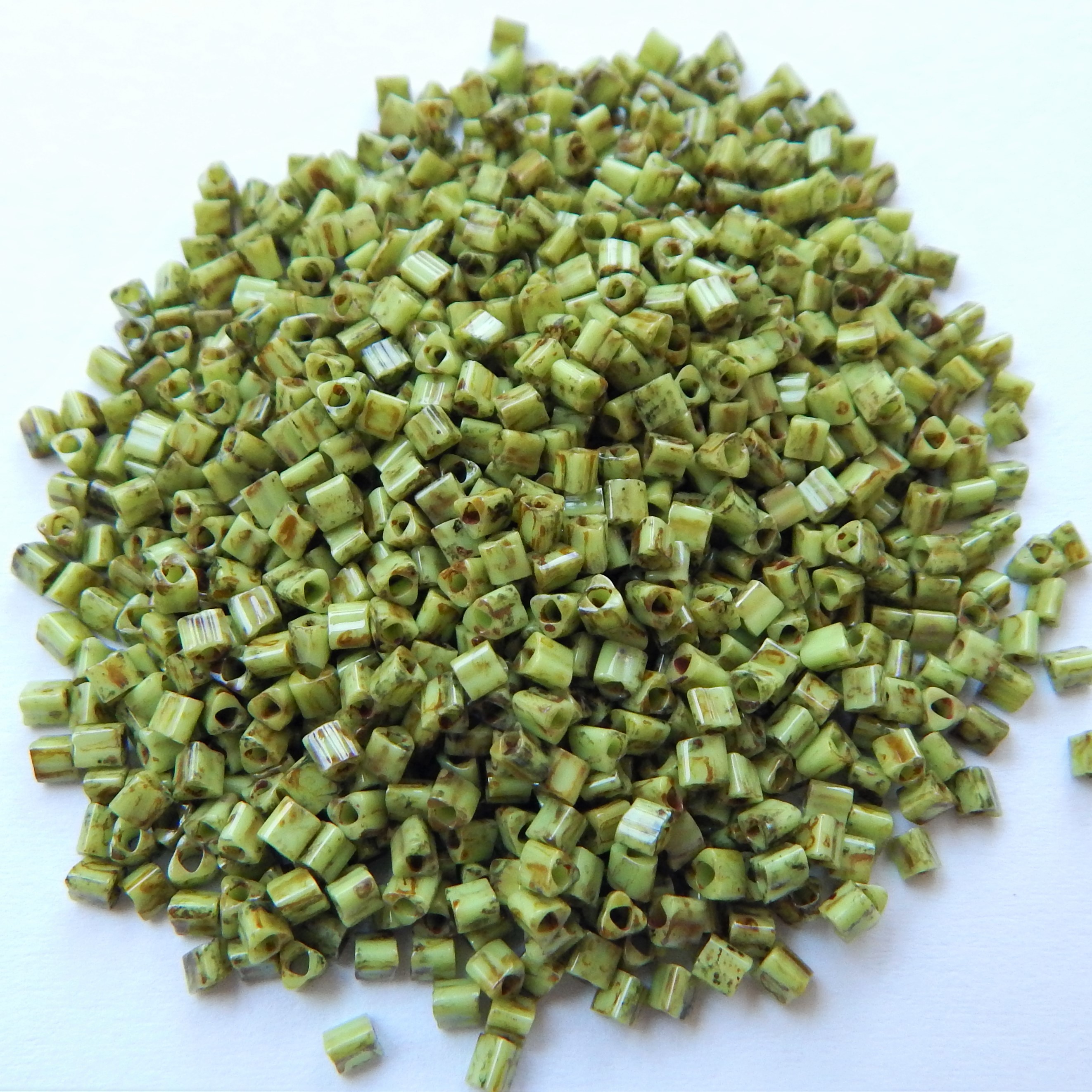 Cuentas de semillas triangulares 11/o TOHO 20 gramos - Elige color - Cuentas de vidrio - Imagen 52 de 66