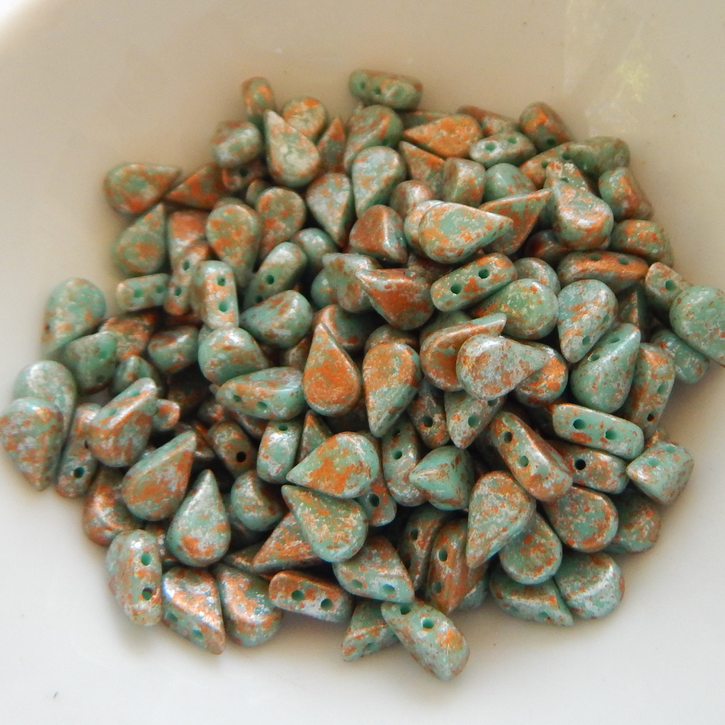 5x8mm Amos® par Puca® Two Hole Drop Shape (30 Beads) Czech Glass - Choose Color - Picture 72 of 75