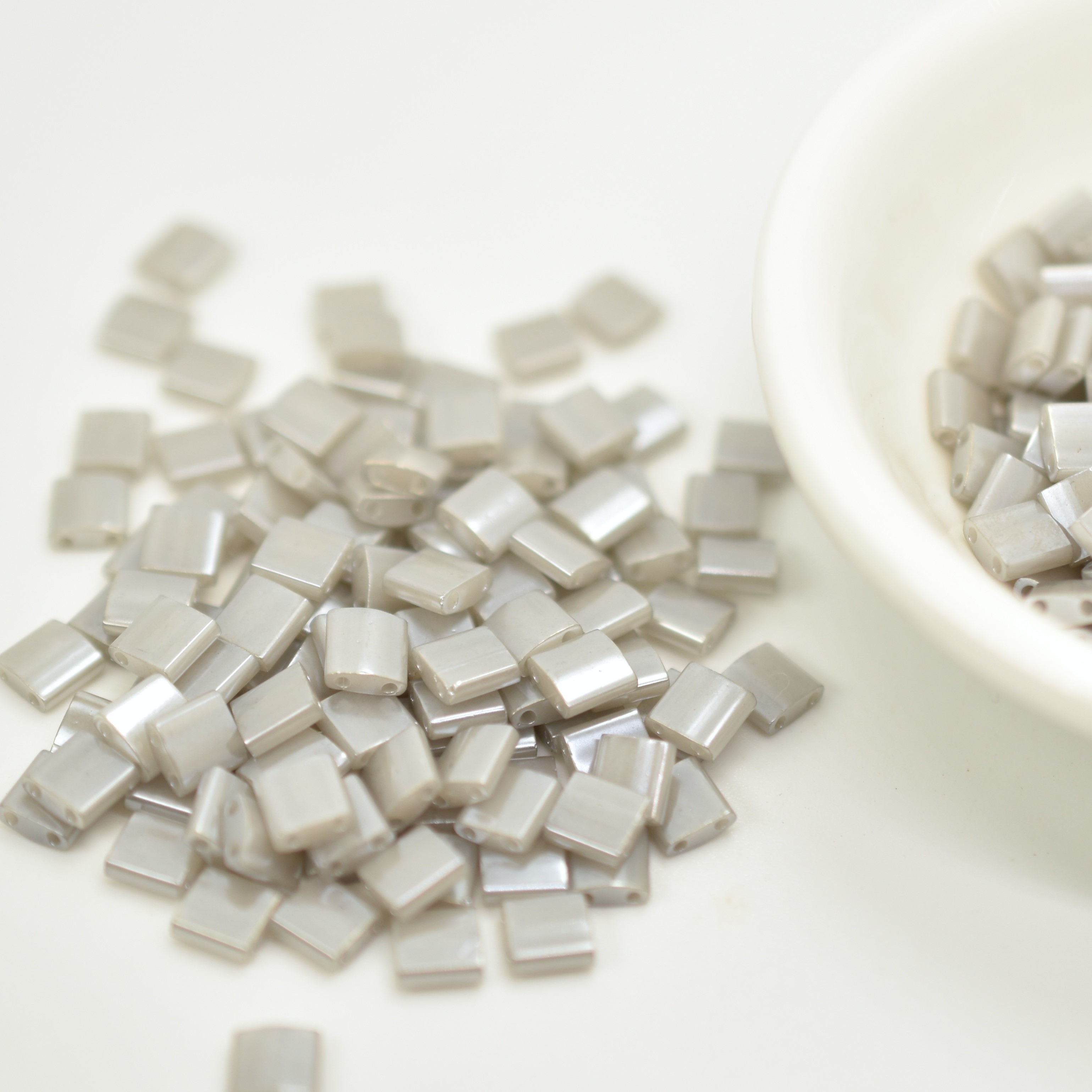 Tila 5 grams 2-Hole 5mm Miyuki Beads - Ceylon Colors, Choose Color - Picture 6 of 9