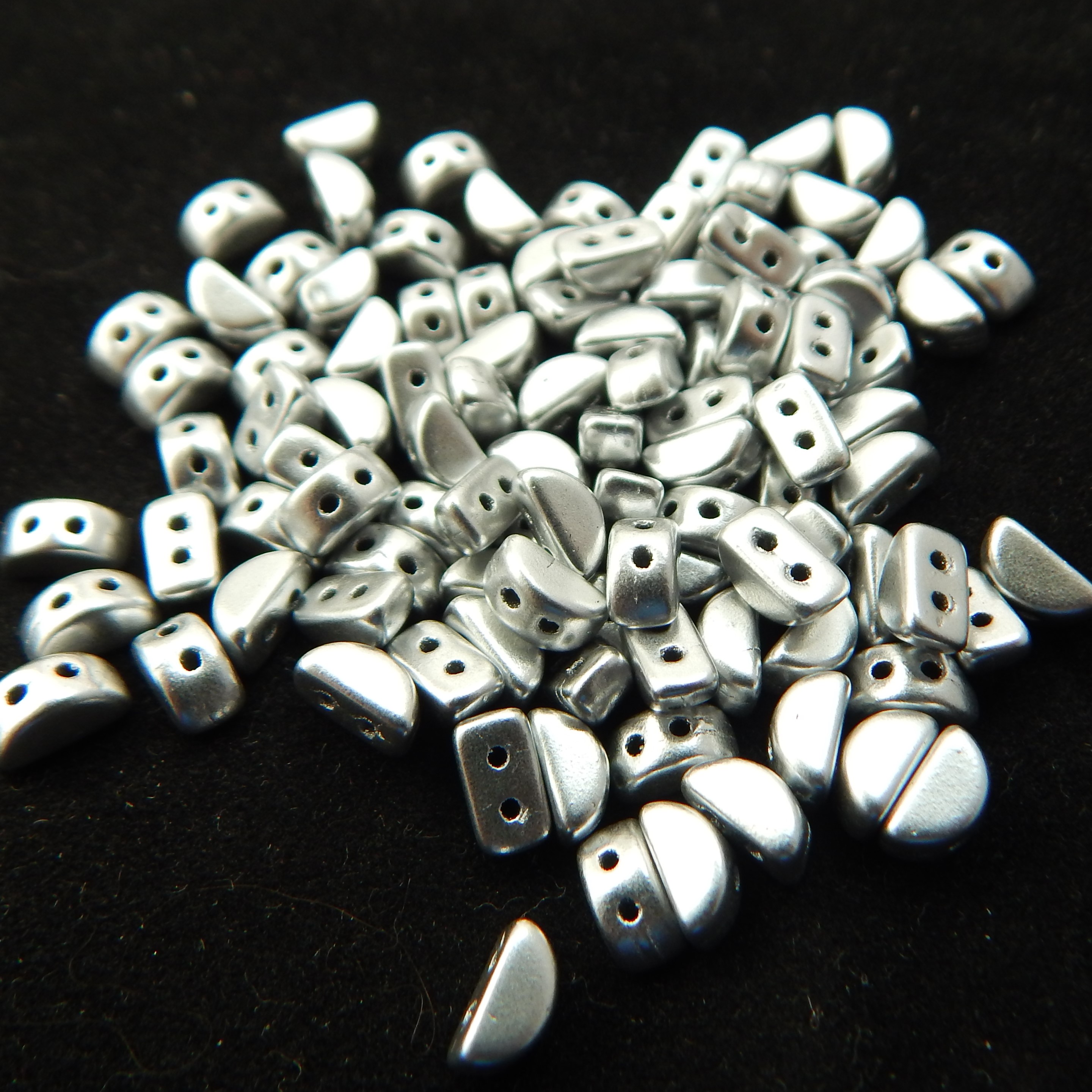KOS® PAR PUCA® (50 Beads) -Choose Color- 6x3mm 2-hole - Picture 7 of 37