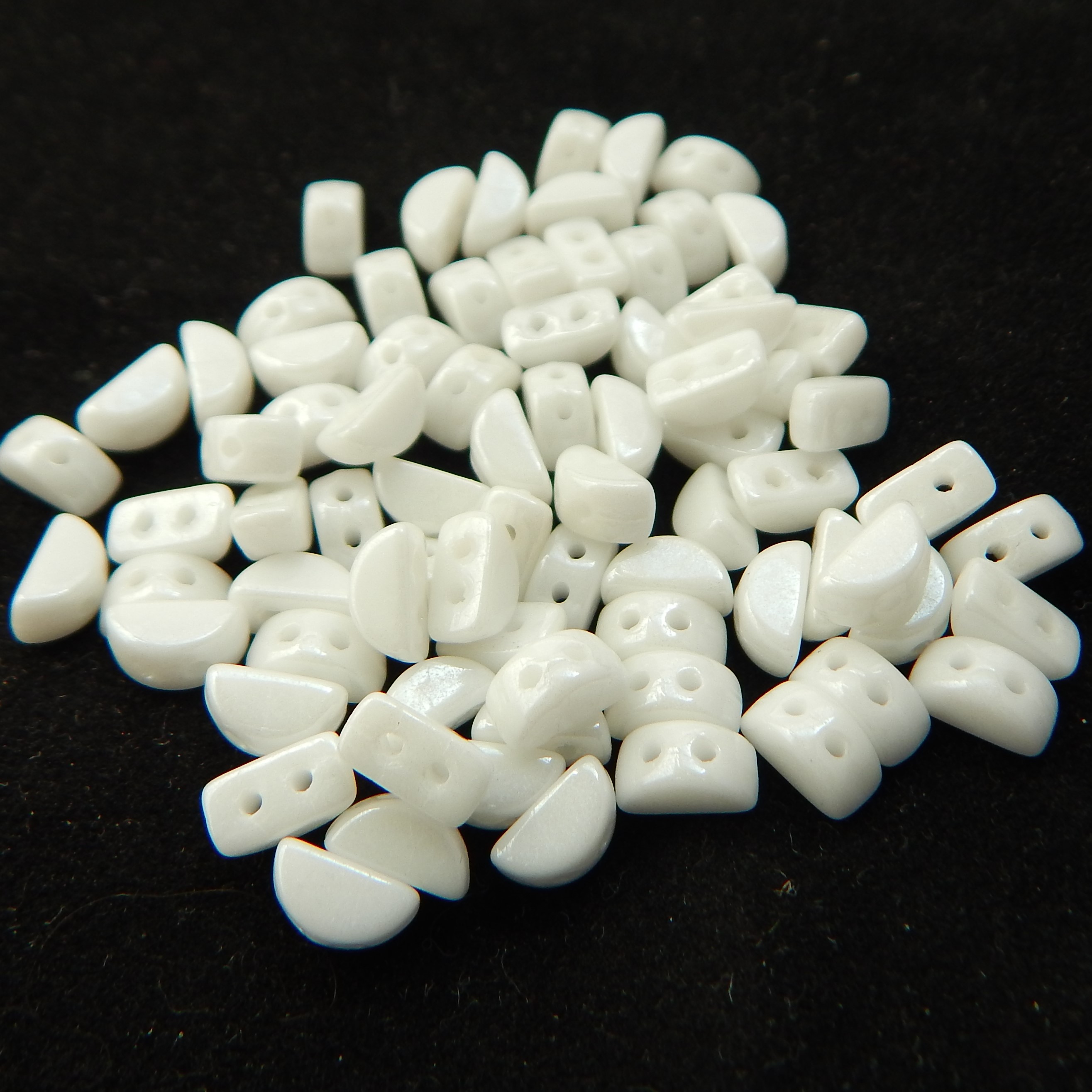 KOS® PAR PUCA® (50 Beads) -Choose Color- 6x3mm 2-hole - Picture 12 of 37