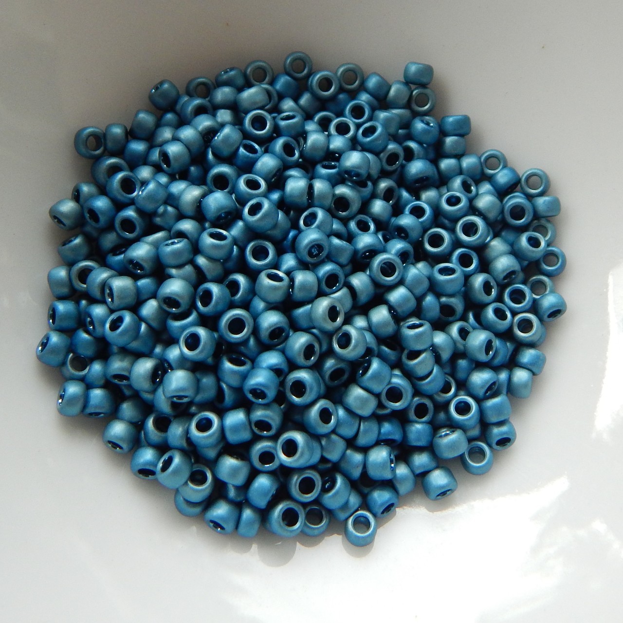 8/o TOHO Seed Beads -Choose Color- 25 gram bag - Picture 13 of 62