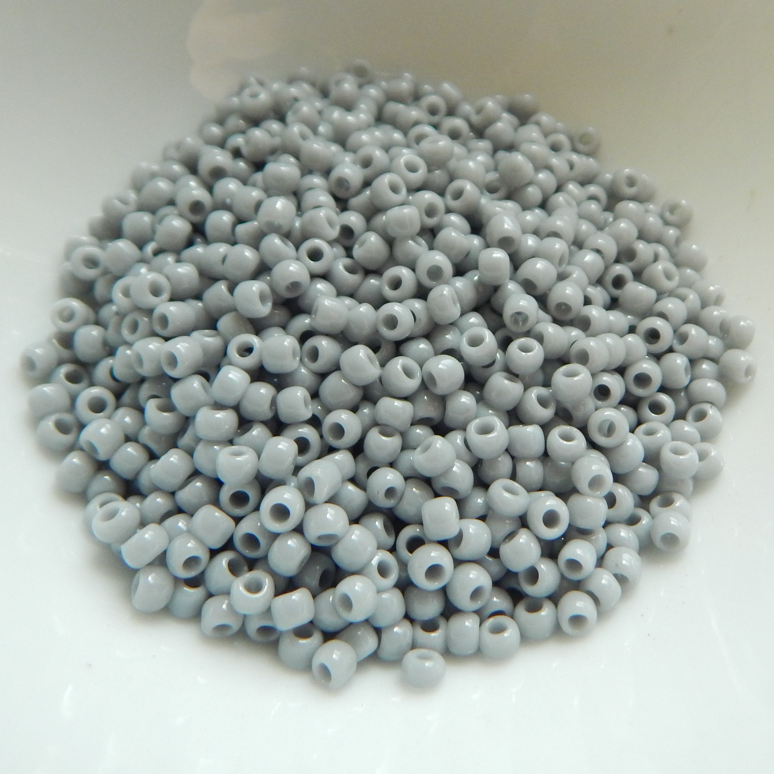 8/o TOHO Seed Beads -Choose Color- 25 gram bag - Picture 16 of 62