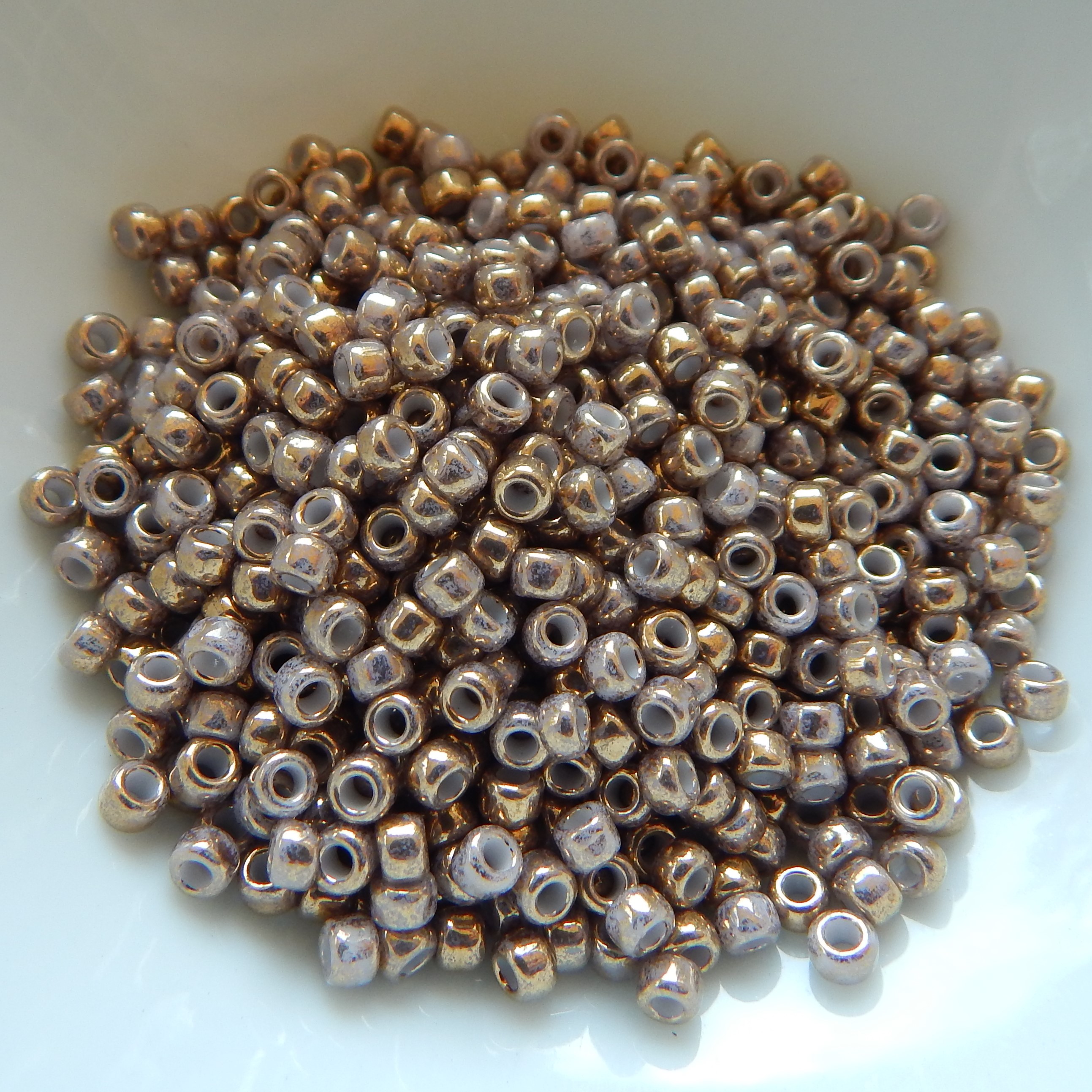 8/o TOHO Seed Beads -Choose Color- 25 gram bag - Picture 24 of 62