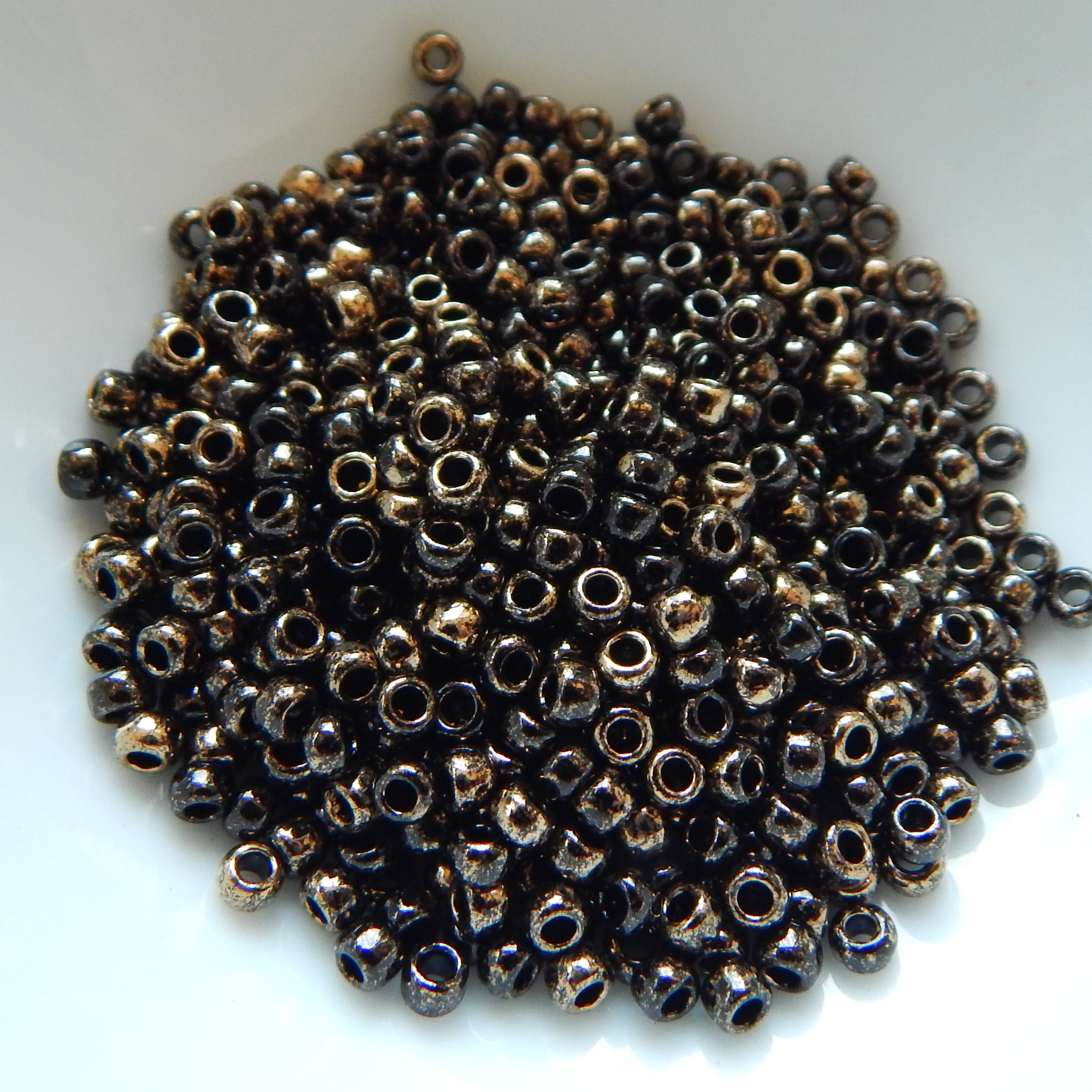8/o TOHO Seed Beads -Choose Color- 25 gram bag - Picture 27 of 62