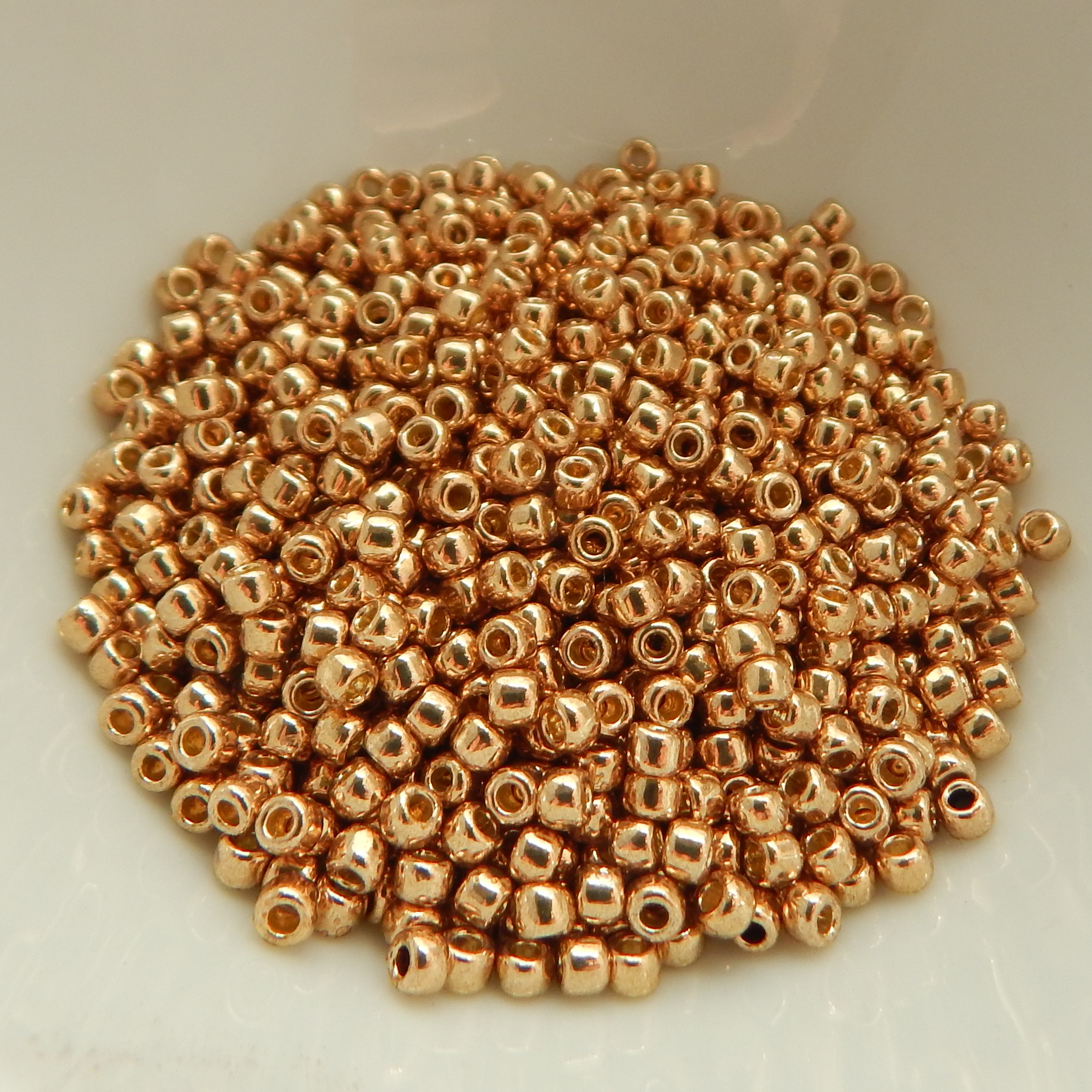 8/o TOHO Seed Beads -Choose Color- 25 gram bag - Picture 37 of 62