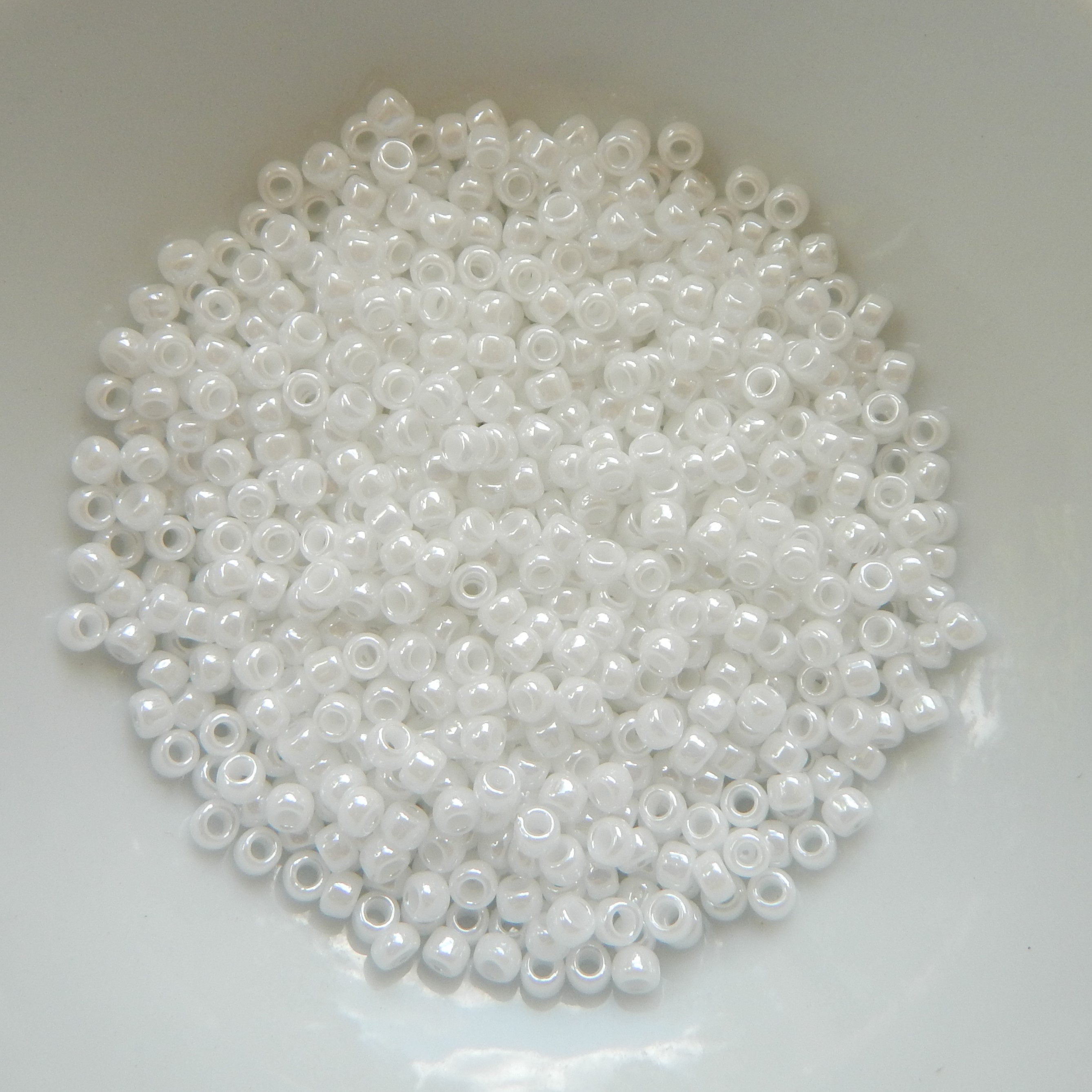 8/o TOHO Seed Beads -Choose Color- 25 gram bag - Picture 43 of 62