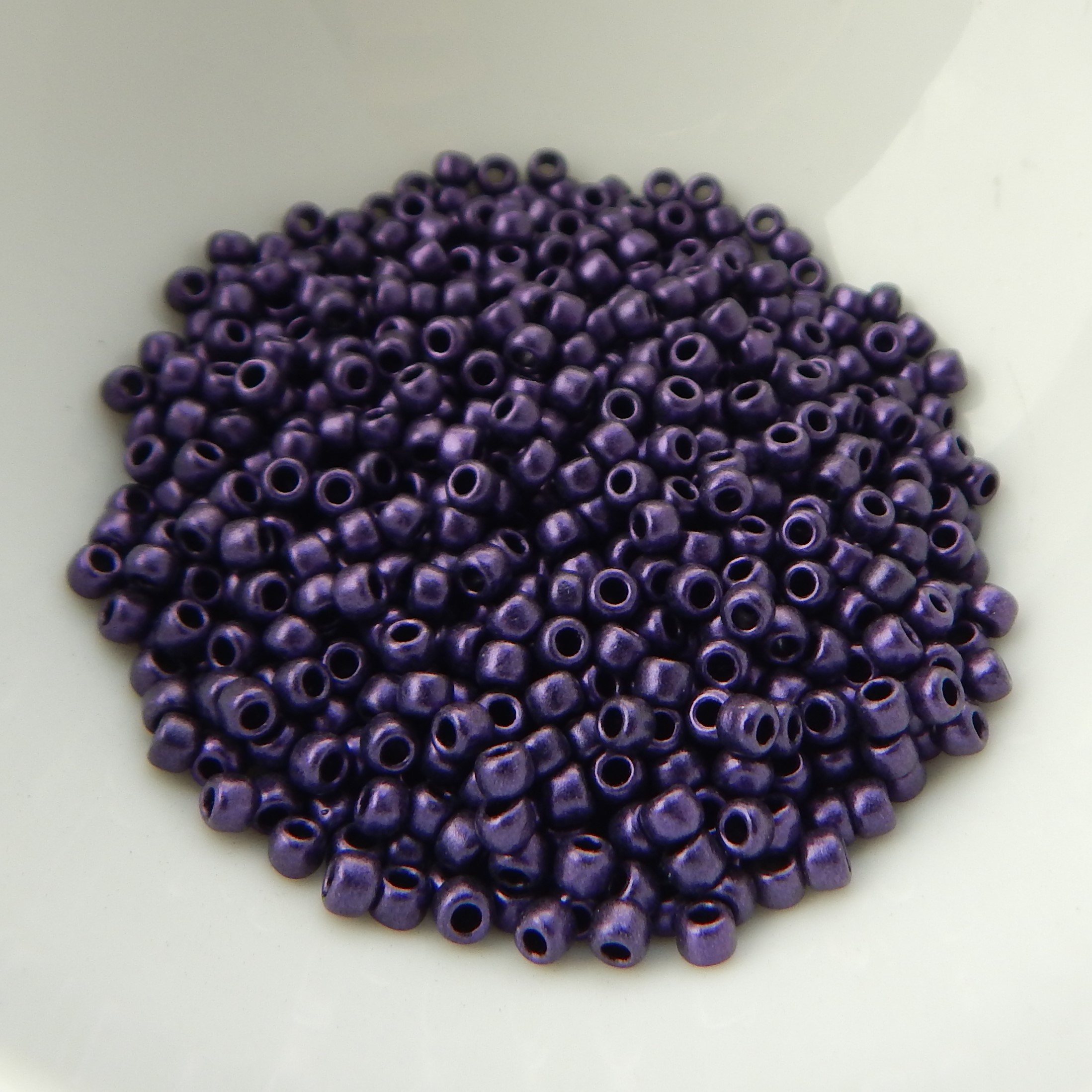 8/o TOHO Seed Beads -Choose Color- 25 gram bag - Picture 44 of 62