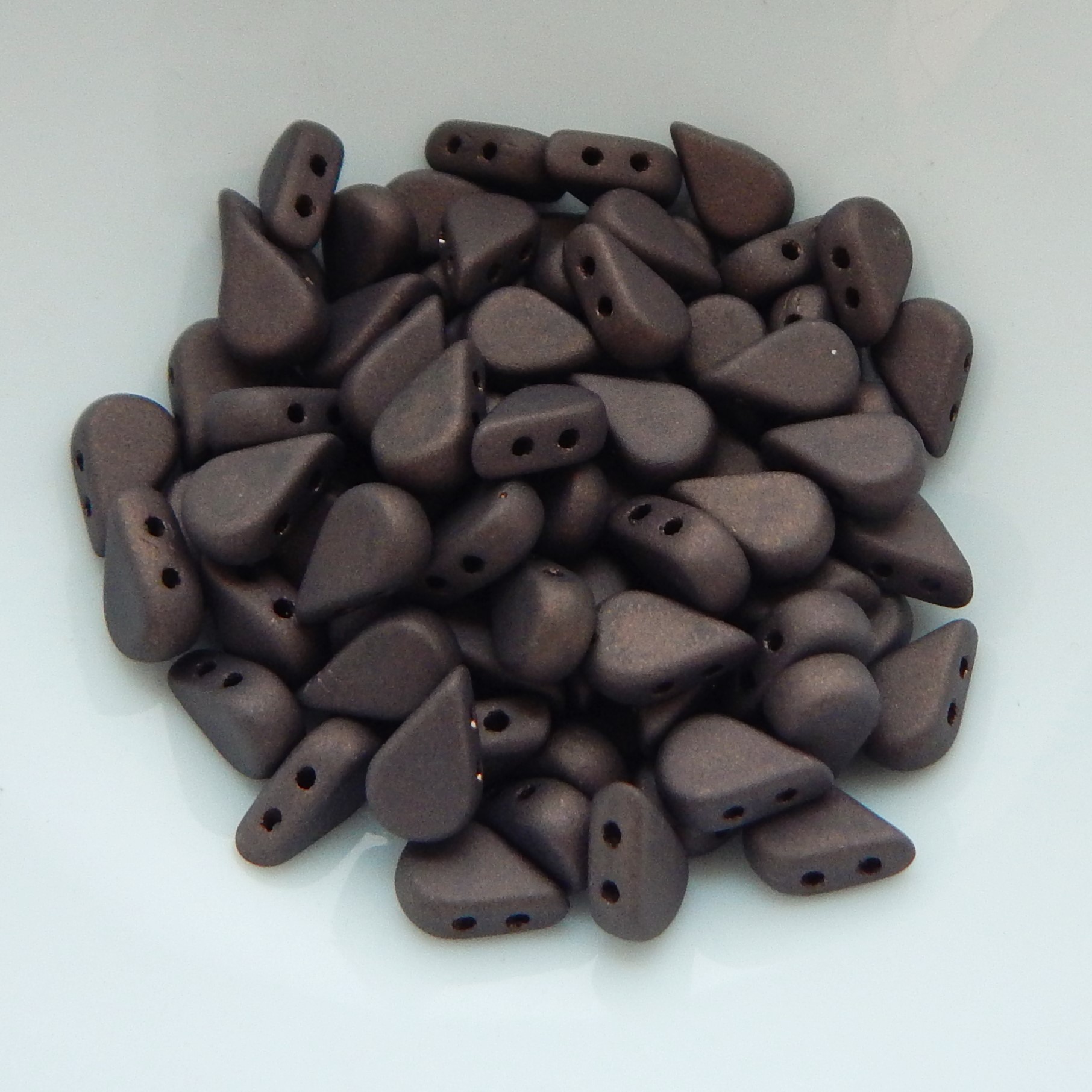 5x8mm Amos® par Puca® Two Hole Drop Shape (30 Beads) Czech Glass - Choose Color - Picture 15 of 75