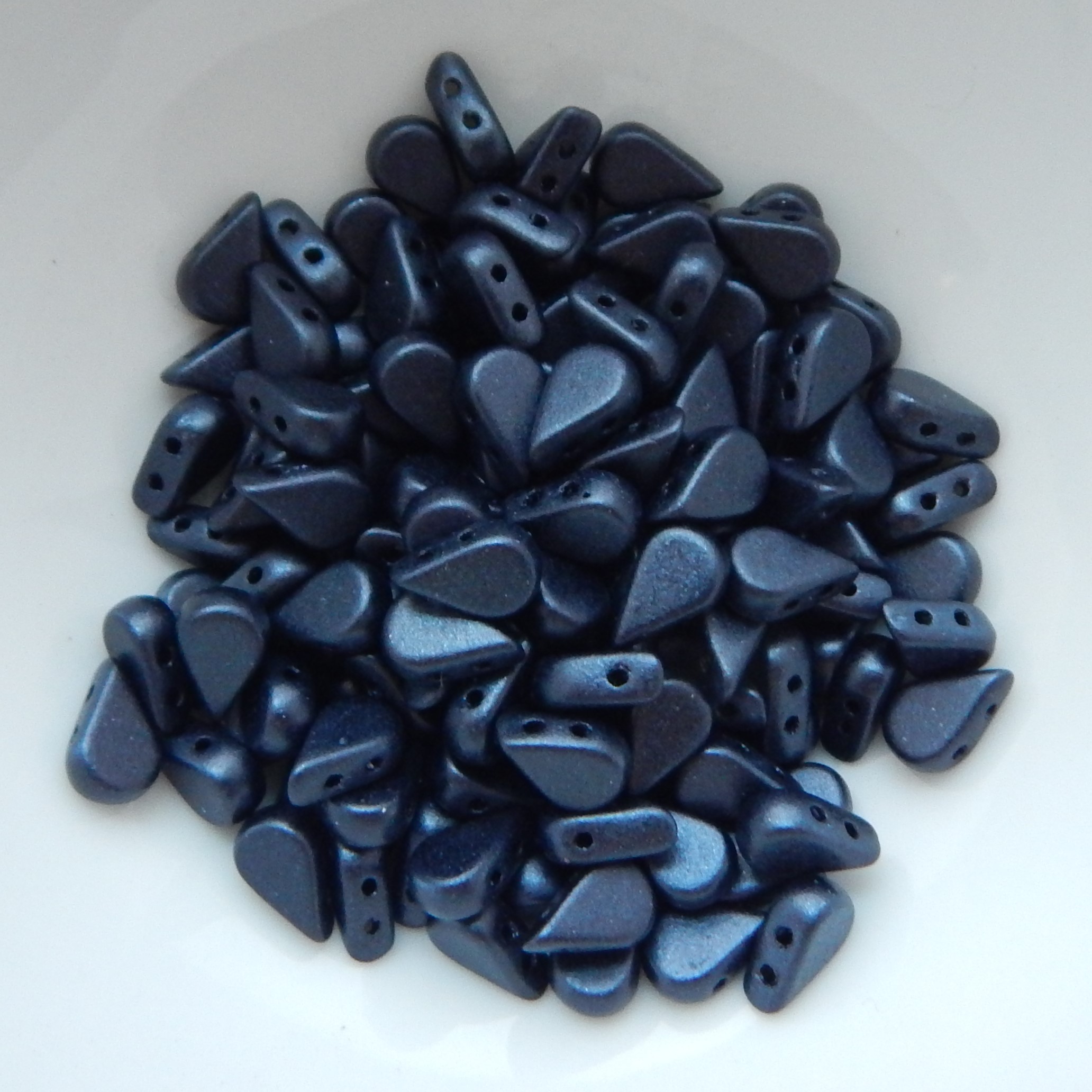 5x8mm Amos® par Puca® Two Hole Drop Shape (30 Beads) Czech Glass - Choose Color - Picture 20 of 75