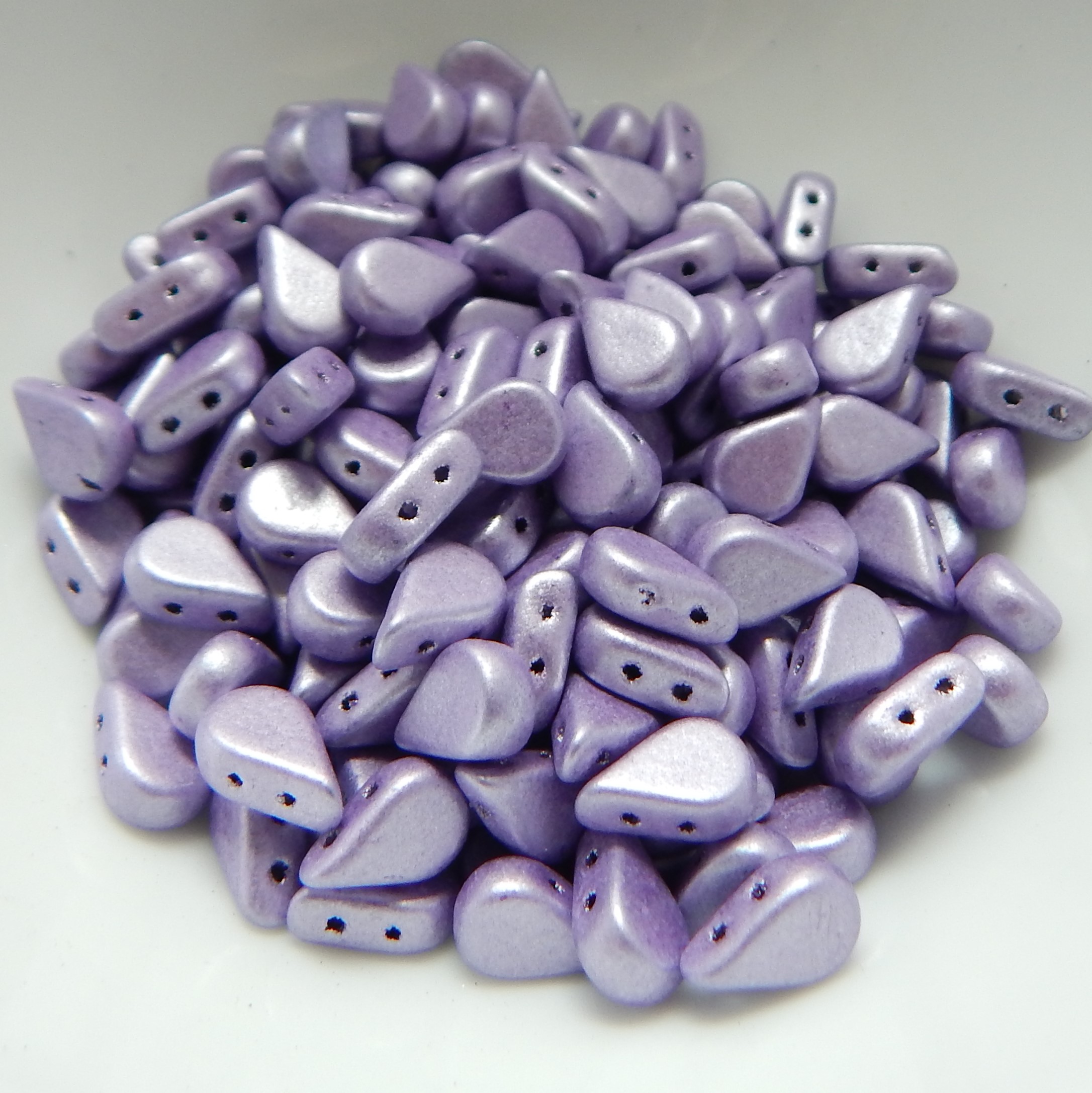 5x8mm Amos® par Puca® Two Hole Drop Shape (30 Beads) Czech Glass - Choose Color - Picture 25 of 75