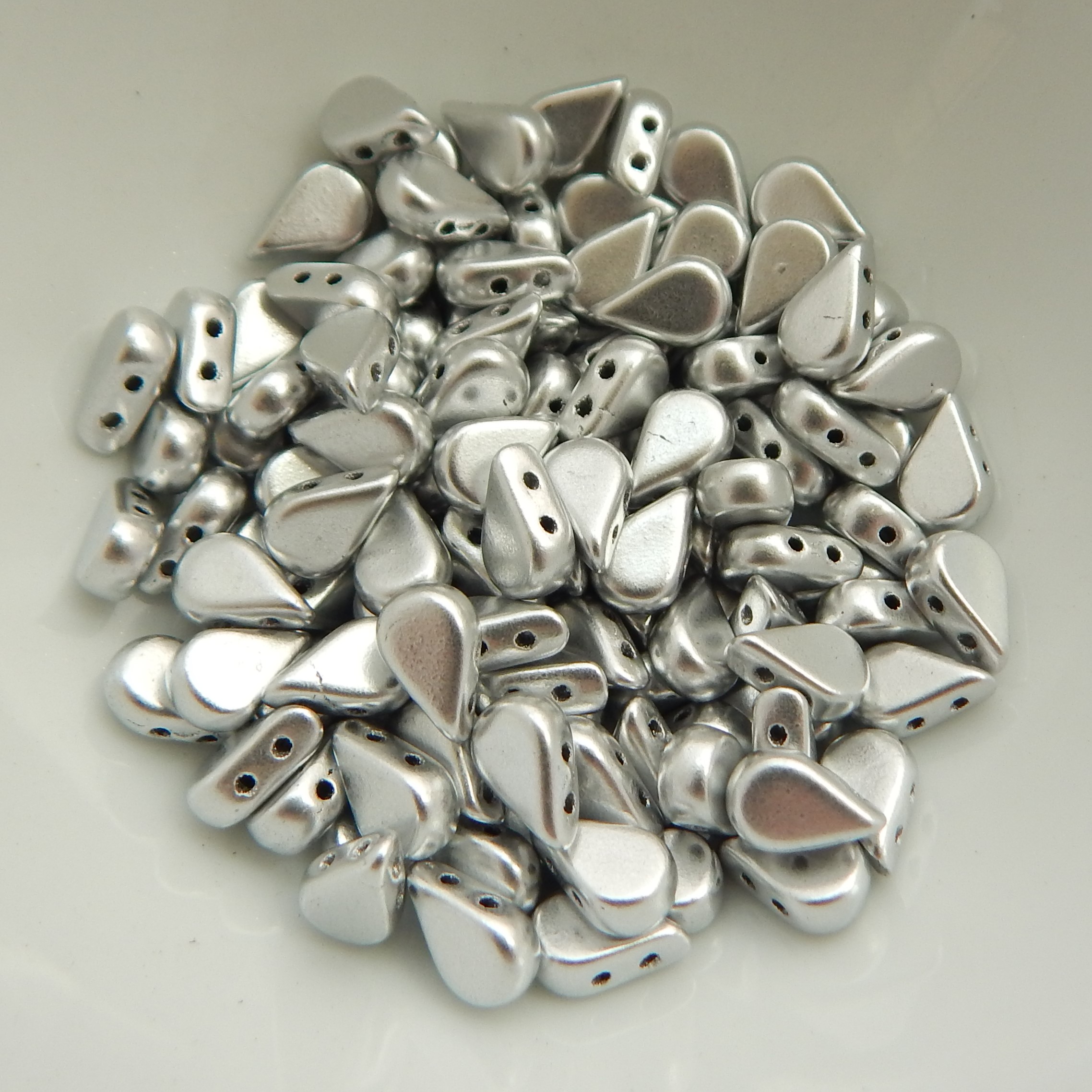 5x8mm Amos® par Puca® Two Hole Drop Shape (30 Beads) Czech Glass - Choose Color - Picture 28 of 75