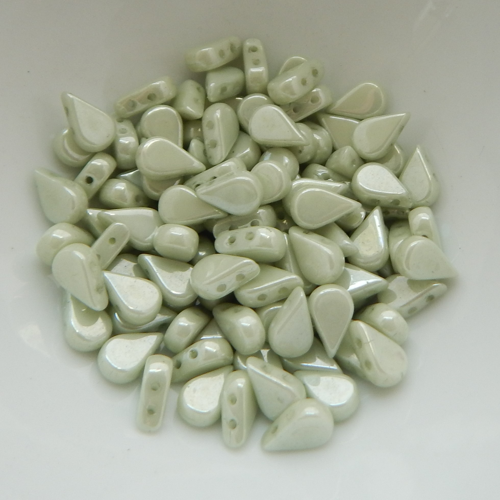 5x8mm Amos® par Puca® Two Hole Drop Shape (30 Beads) Czech Glass - Choose Color - Picture 32 of 75
