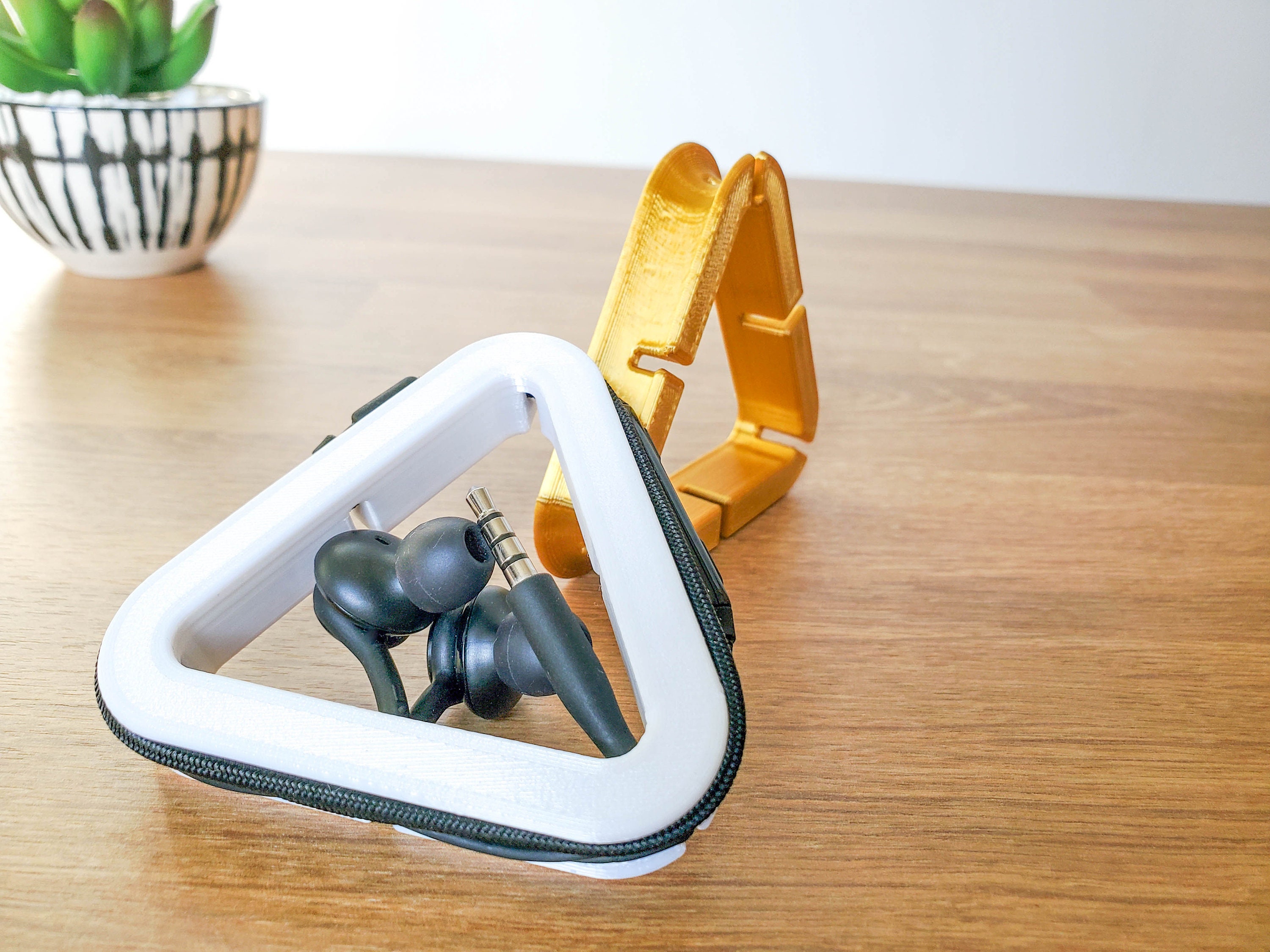 Headphone and Cord Organizers. Perfect for Wrapping Earbuds and Cables. - Picture 14 of 243