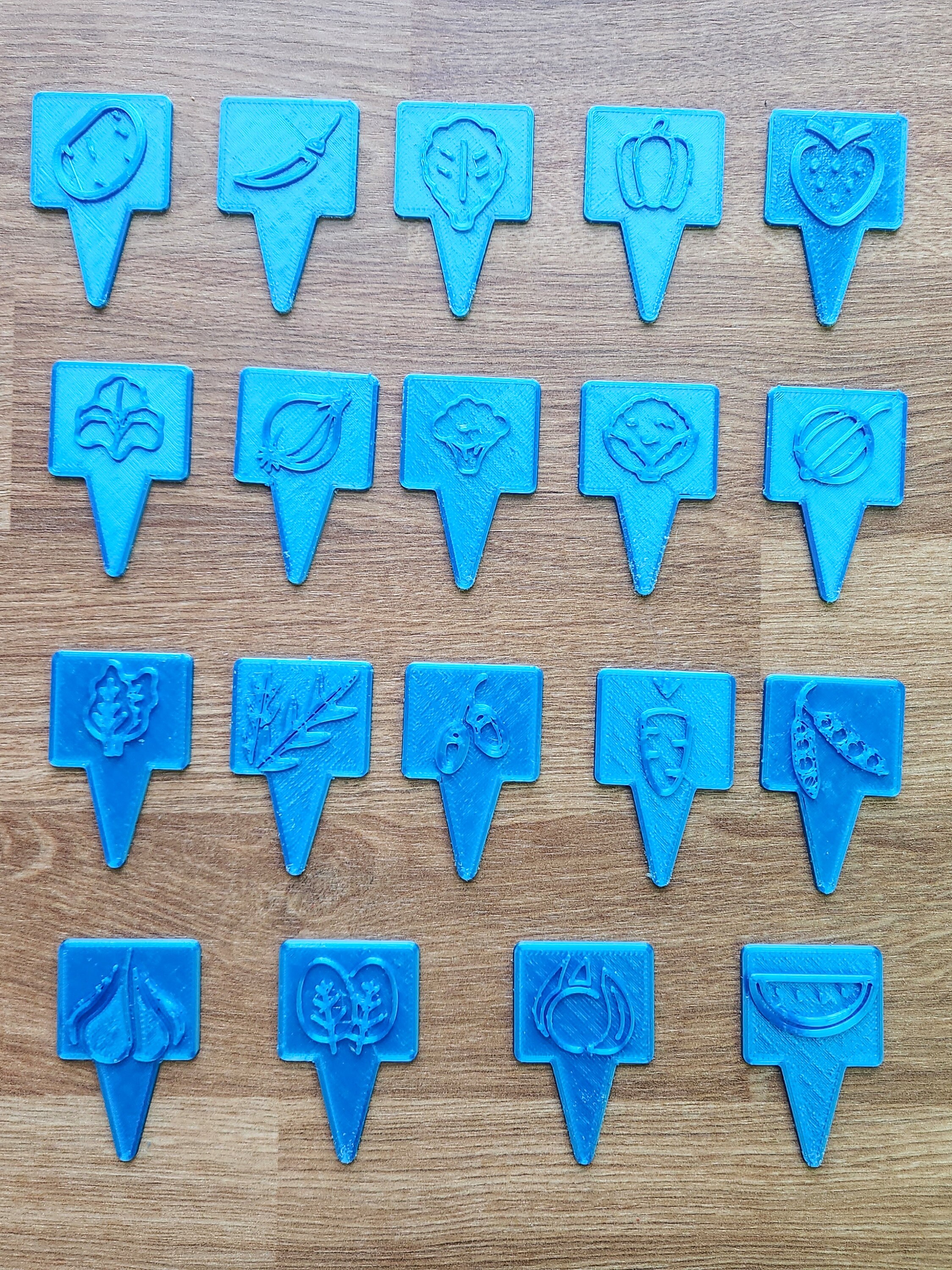 Set of 20 Unique Garden Signs - 第 15/280 張圖片