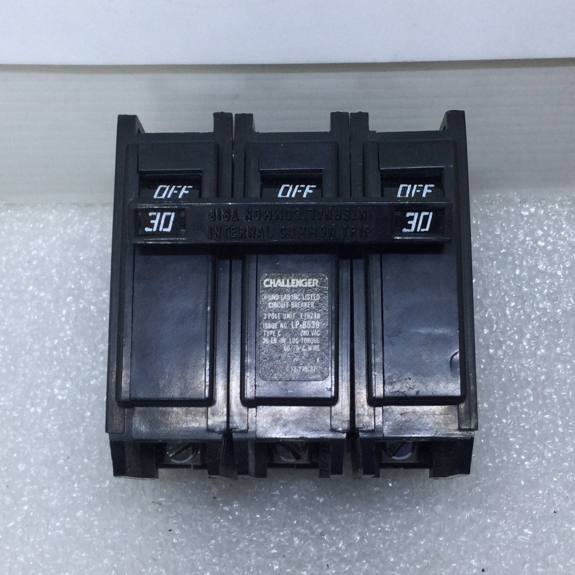 Challenger, GTE/Sylvania 30 Amp 3 Pole C330 Type C Circuit Breaker - Picture 11 of 12