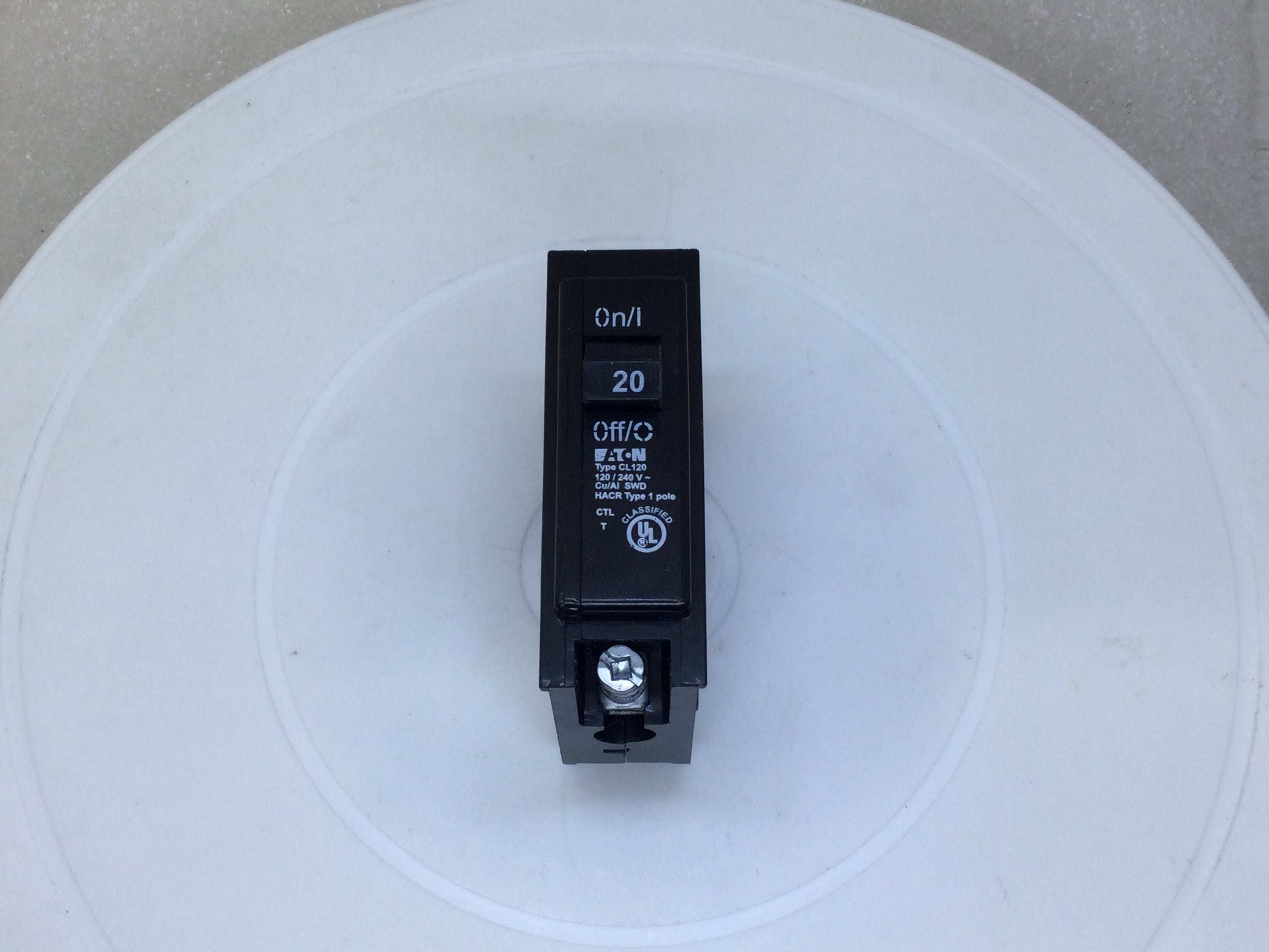 Disyuntor Eaton/Cutler Hammer CL120 20 Amp 1 Polo 120/240V - Imagen 8 de 8