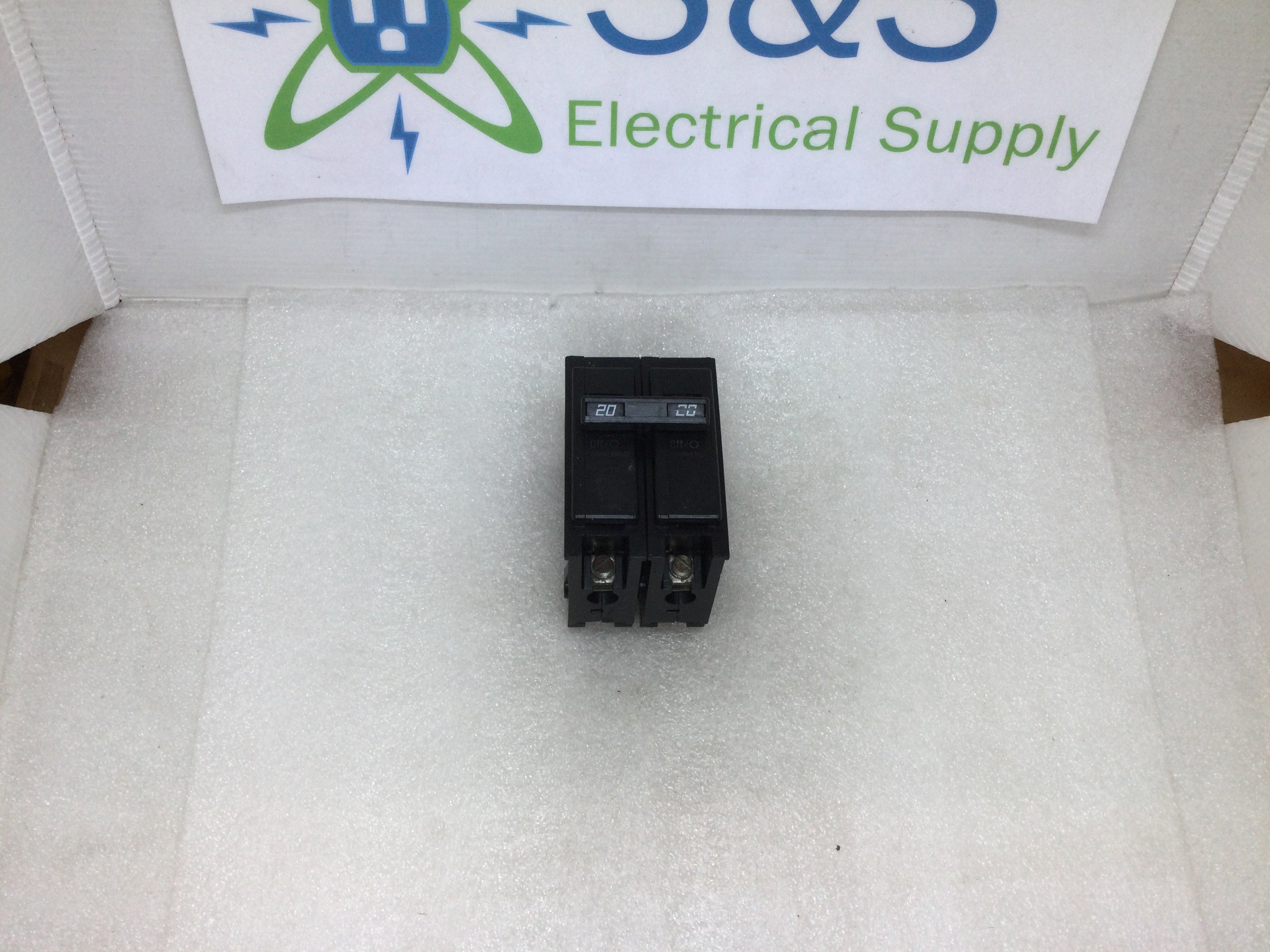 Disyuntor Challenger C220 20 Amp 2 polos 120/240 voltios - Imagen 8 de 10