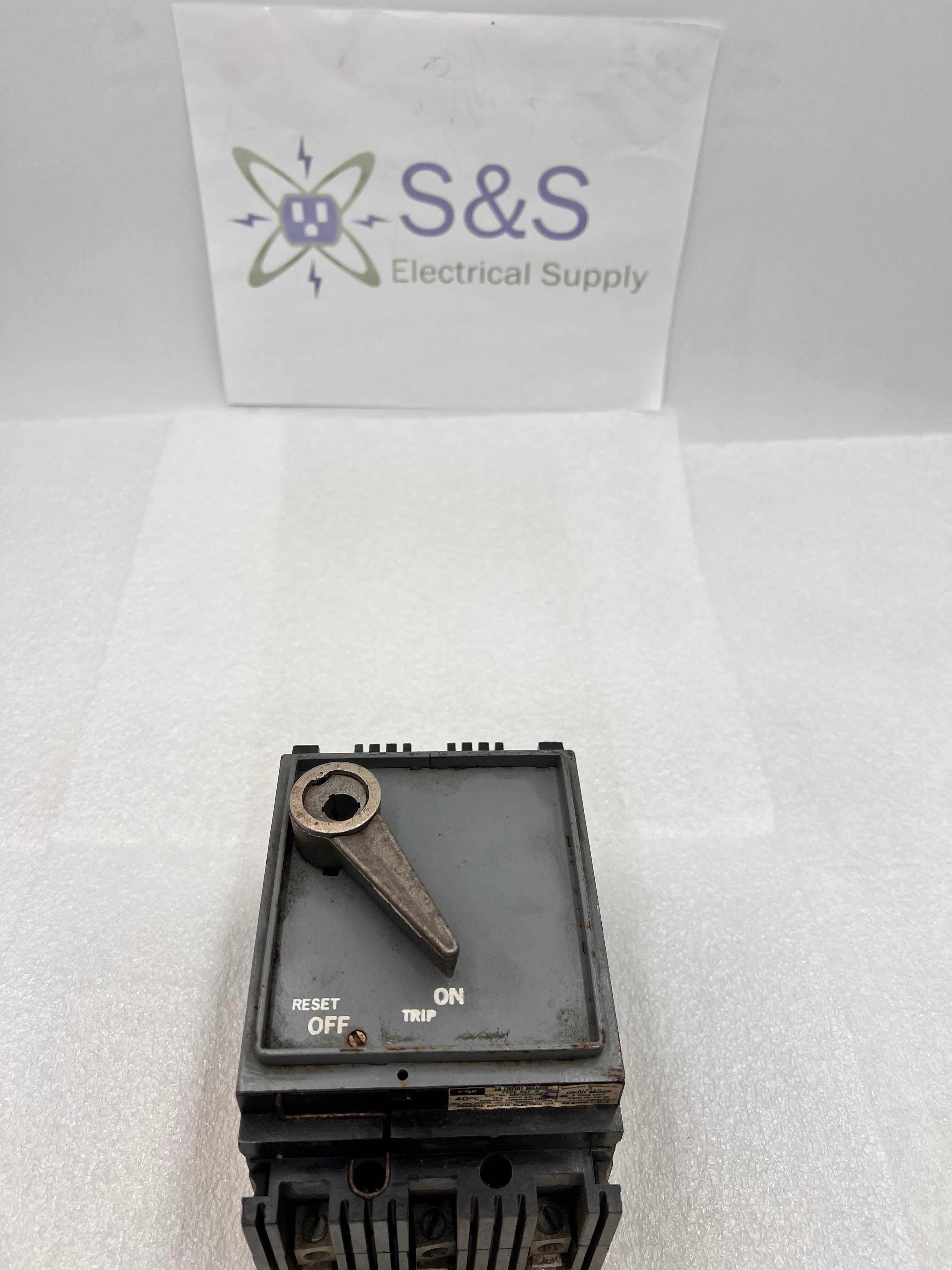 Interruptor de circuito FPE Federal Pacific NEF433015R 15 amperios 480V tipo 3 polos-NEF AB - Imagen 8 de 8