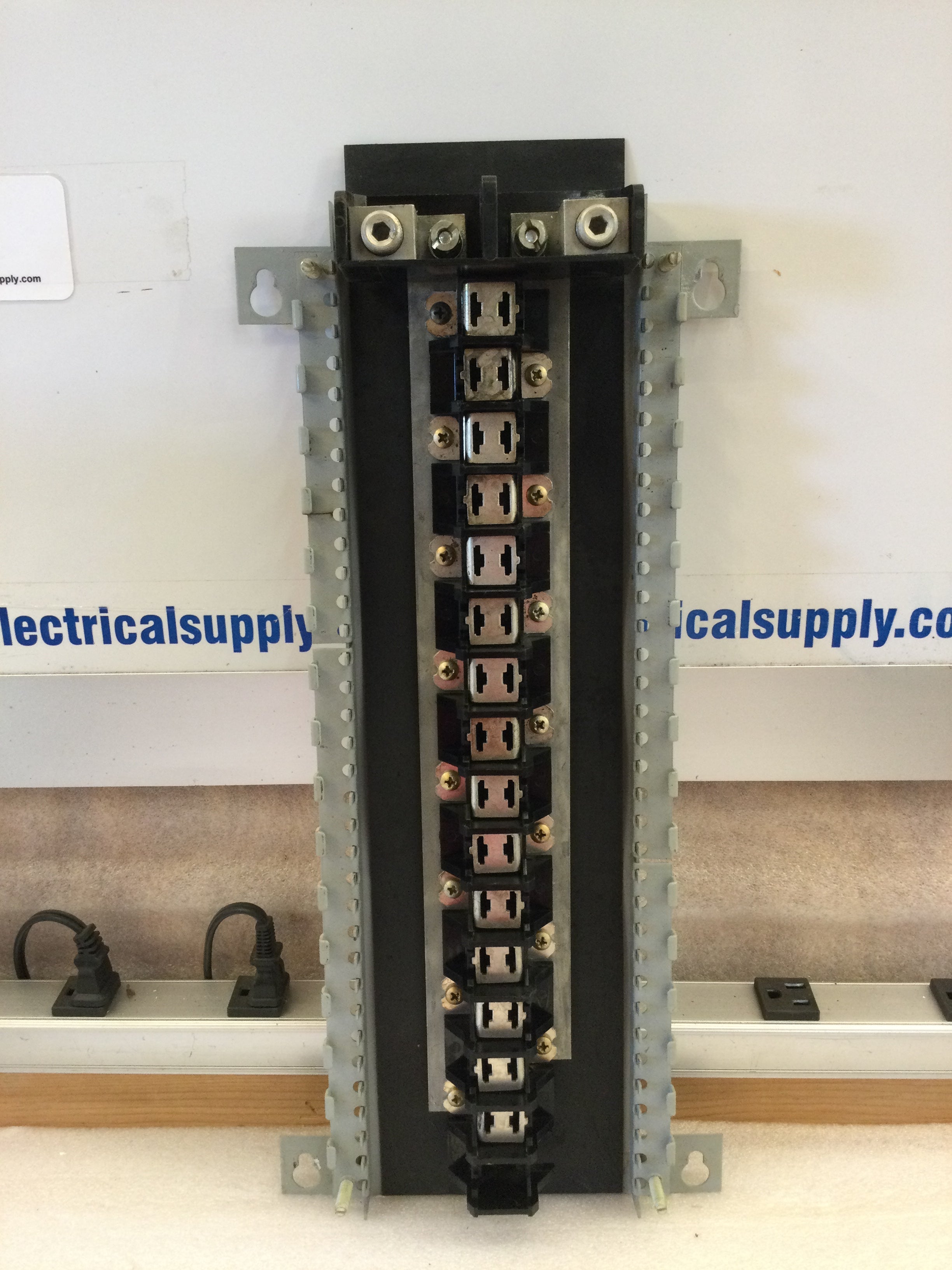 FPE L130-200 200 Amp 15 Space 30 Circuit Panel Guts 19.25" x 8.5" - 第 5/6 張圖片