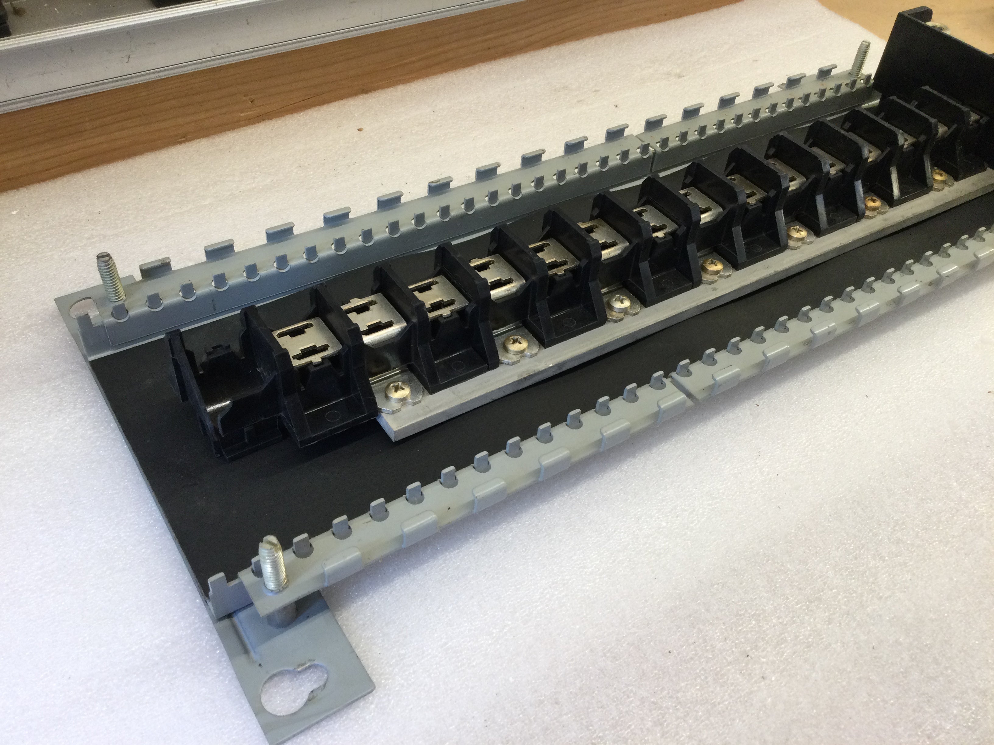 FPE L130-200 200 Amp 15 Space 30 Circuit Panel Guts 19.25" x 8.5" - 第 6/6 張圖片