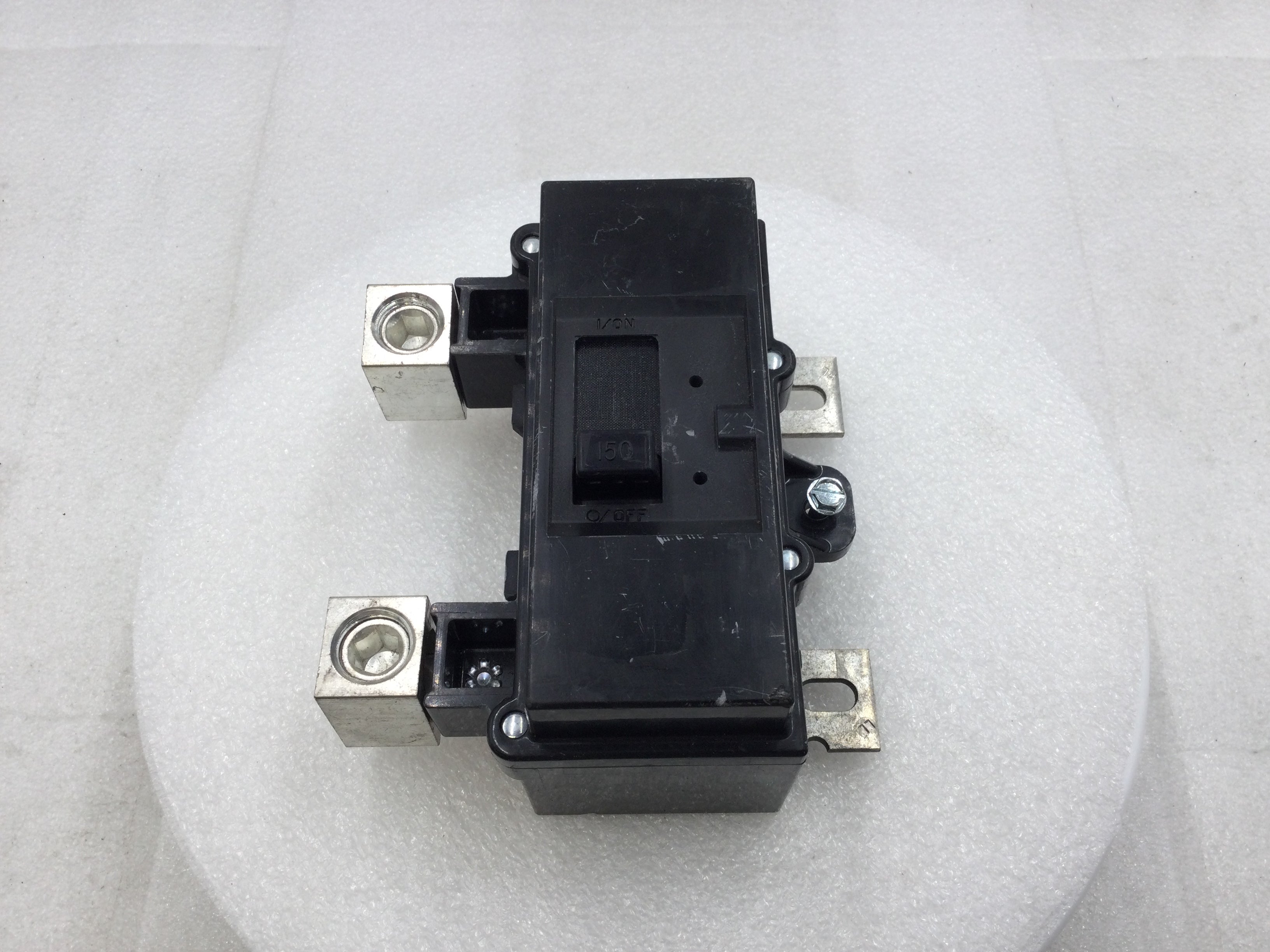 Disyuntor principal Square D QOM2150VH 150 Amp 2 polos 120/240V 22kA - Imagen 10 de 10
