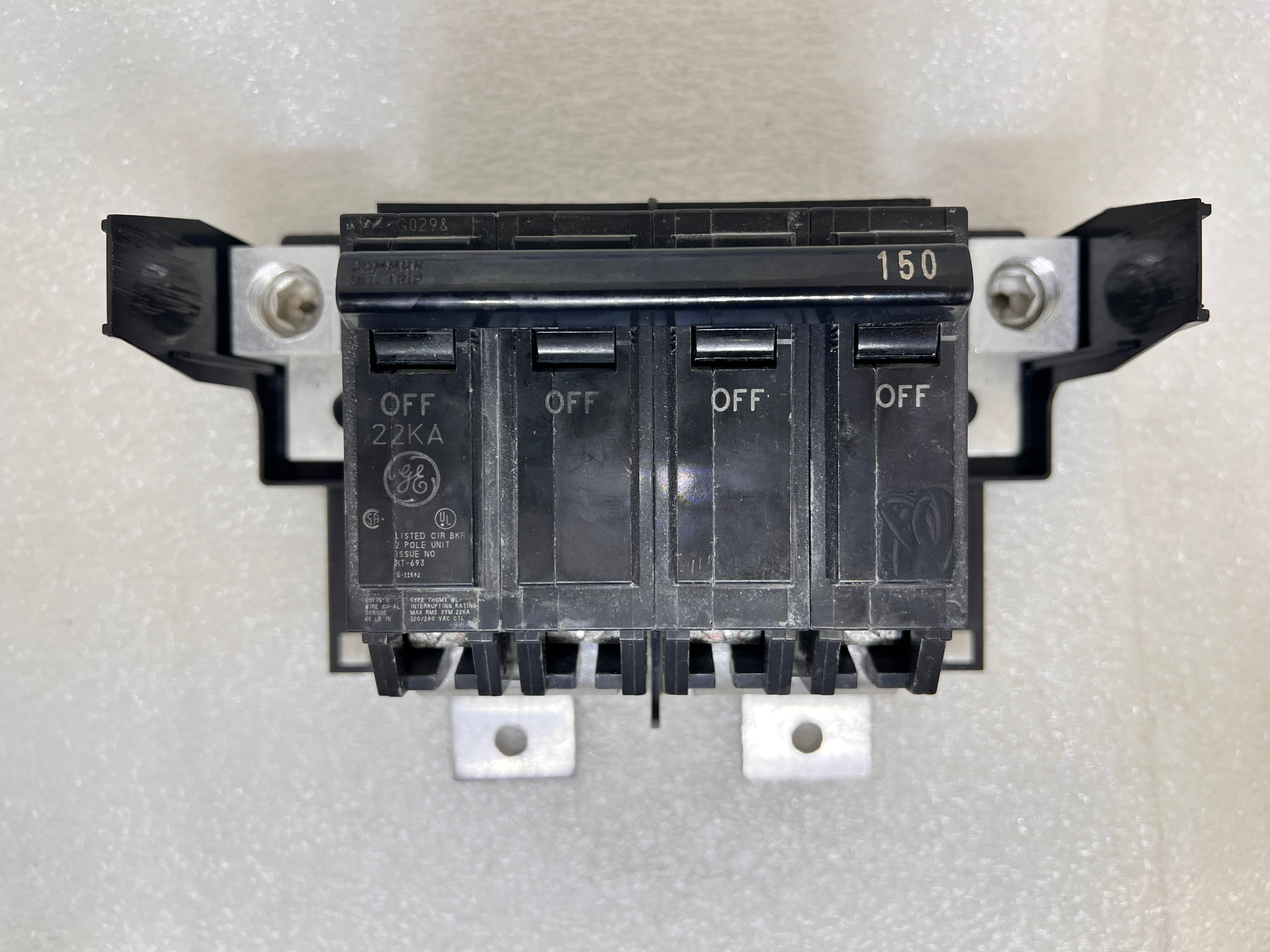 Interruptor de circuito de 4 polos GE General Electric tipo THQMV 150 amperios a 225 amperios - Imagen 16 de 18