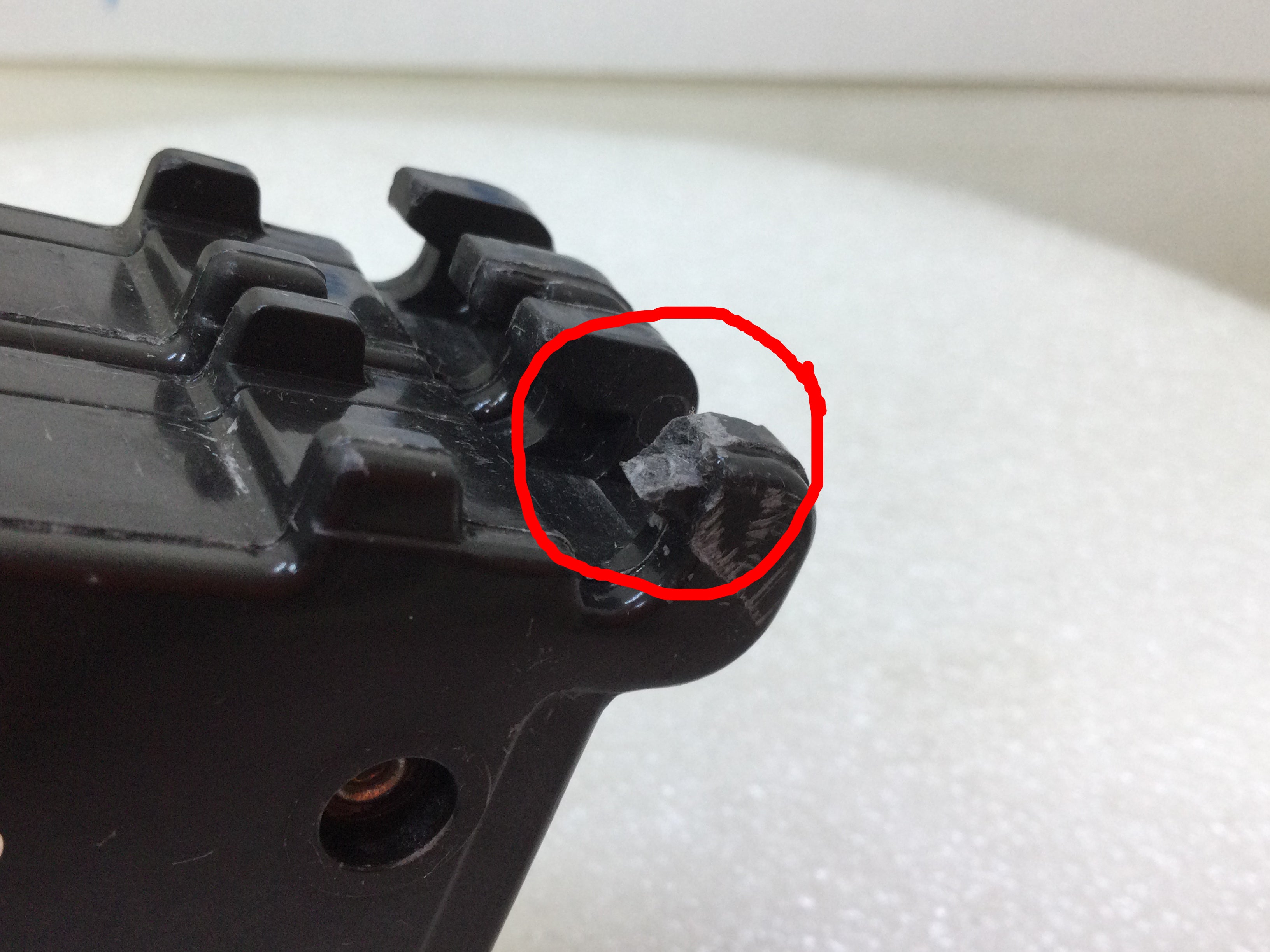 Interruttore Eaton CH240 40 Amp 2 Poli 120/240V - Difetto estetico - Foto 6 di 7