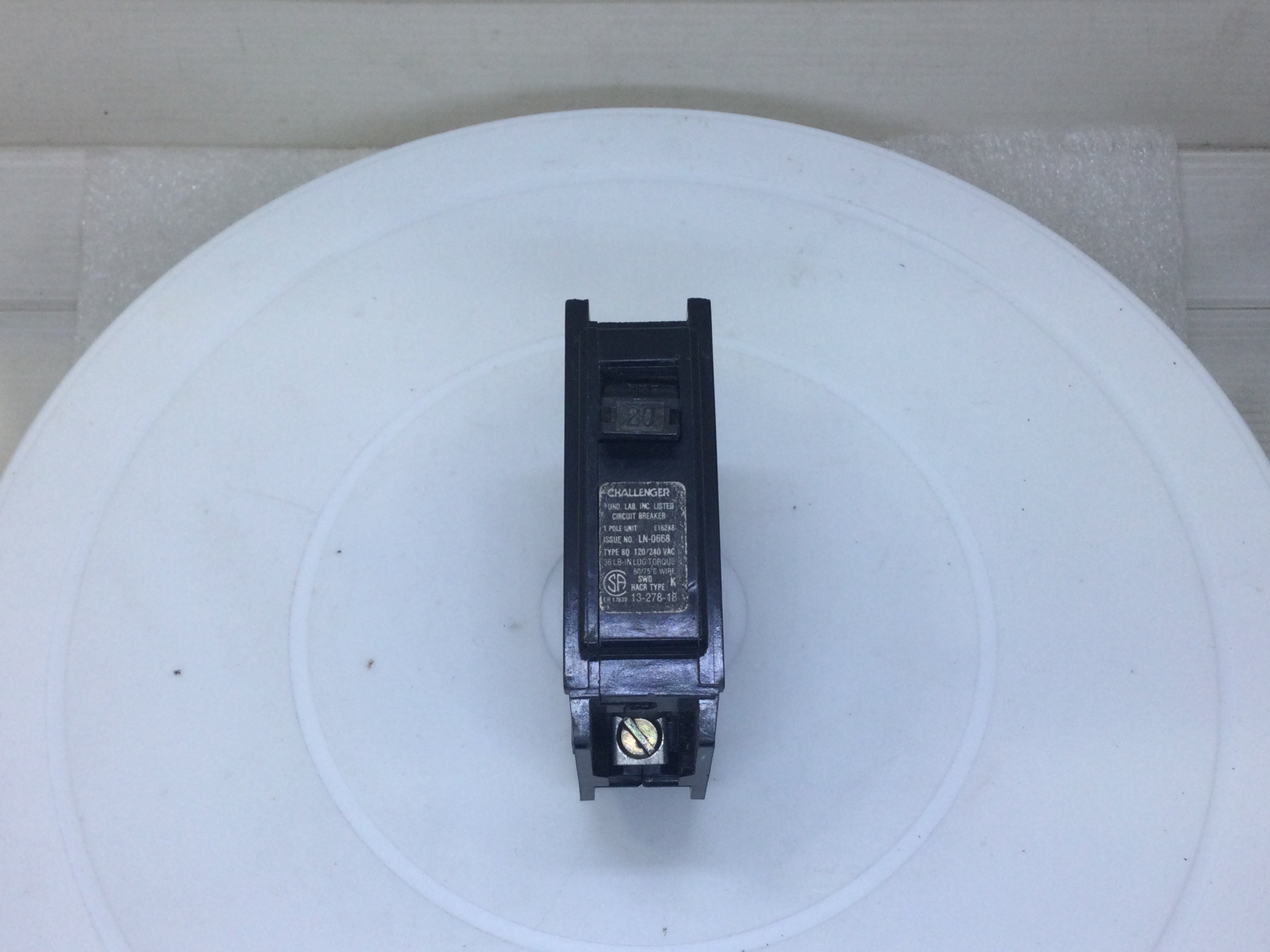 Interruptor de circuito atornillado GTE/Challenger BQ1C020 20 amperios 1 polo 120/240 VCA tipo BQ - Imagen 10 de 12