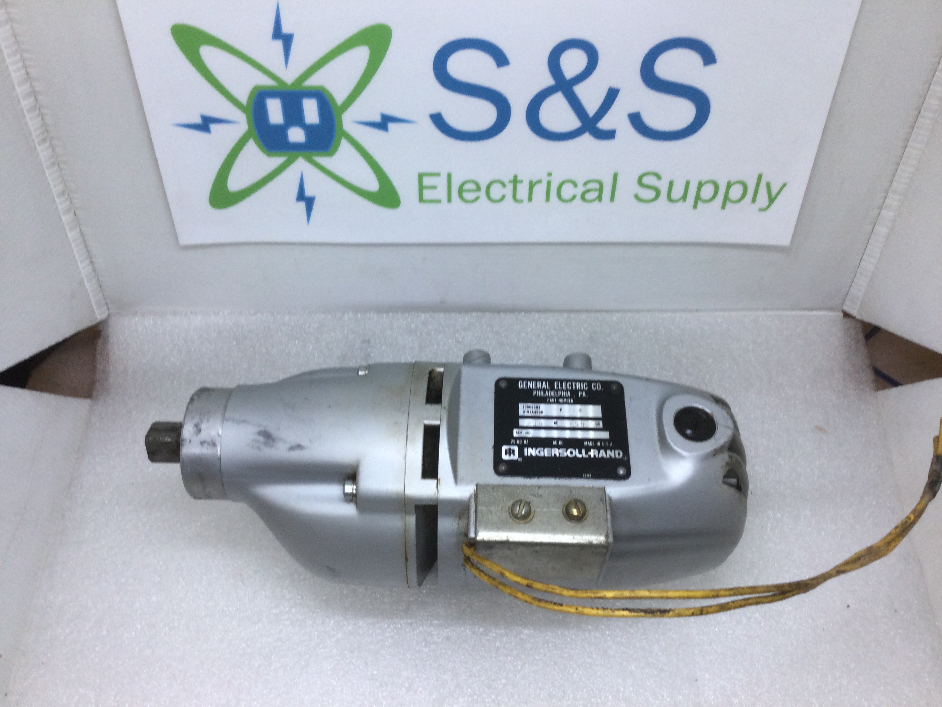 General Electric 105C9393-P Magna Blast Breaker Charging Motor 230V AC/DC - Picture 10 of 12