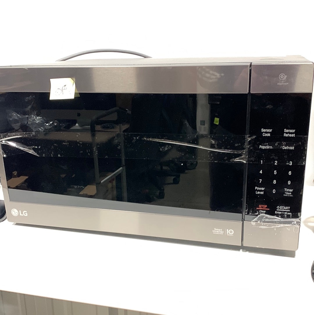 LG NeoChef 2.0 Cu. d'occasion Capteur micro-ondes comptoir à pieds cuisson EasyClean - Photo 6/7