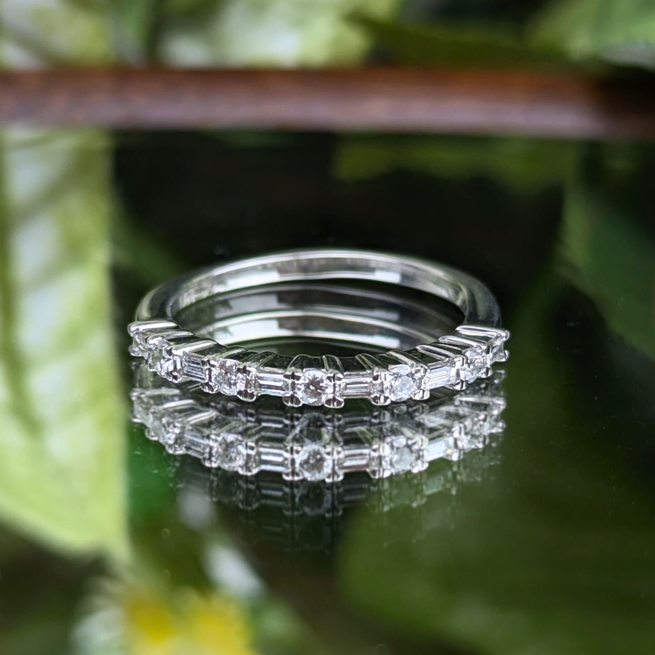 Rosigblau 10K Weißgold 0,25tcw Diamant Jubiläumsband - Größe 5,75 - Bild 3 von 7