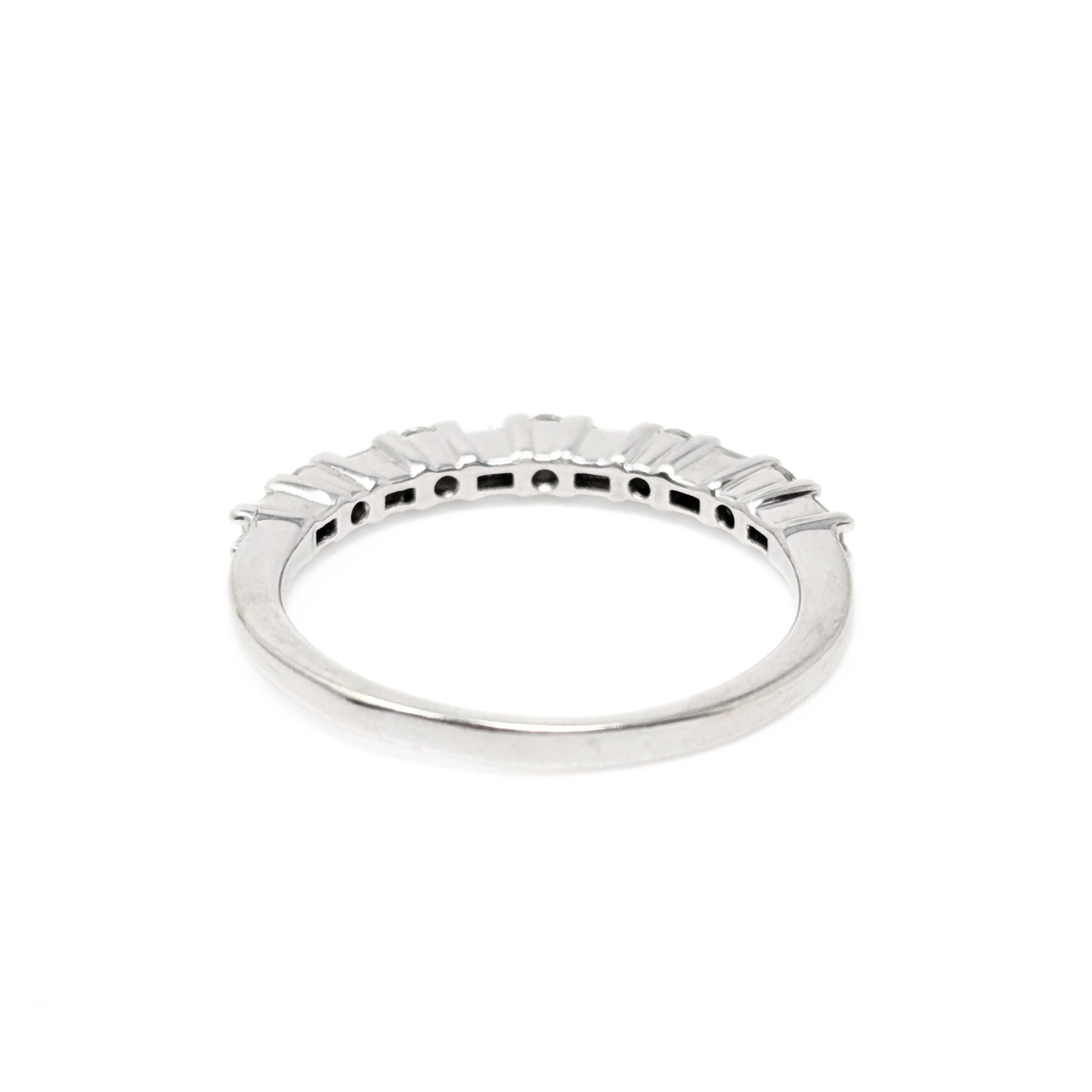 Rosigblau 10K Weißgold 0,25tcw Diamant Jubiläumsband - Größe 5,75 - Bild 4 von 7