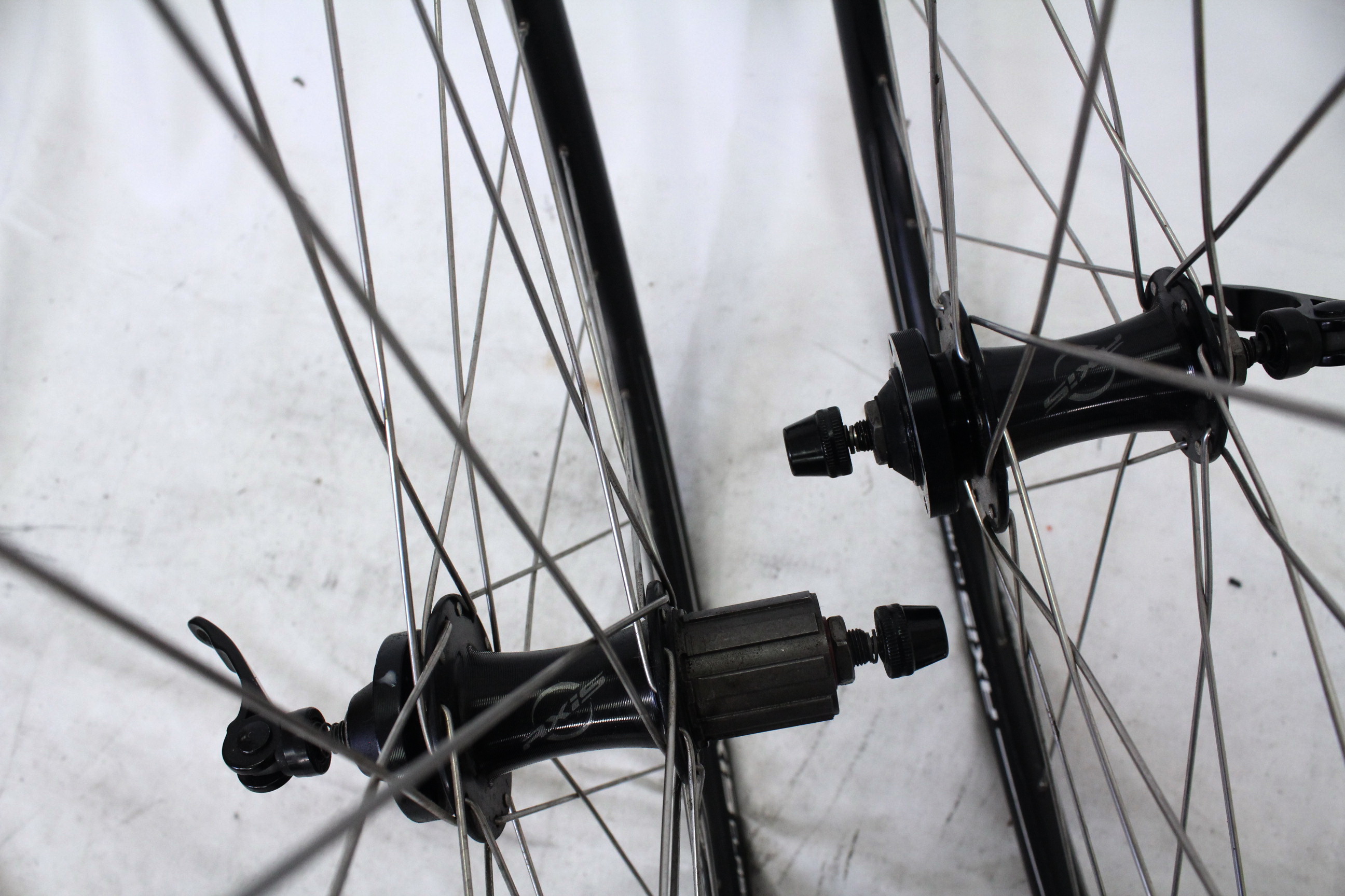 Axis Classic 700c Gravel Wheelset Aluminum Clincher 10 Speed Shimano