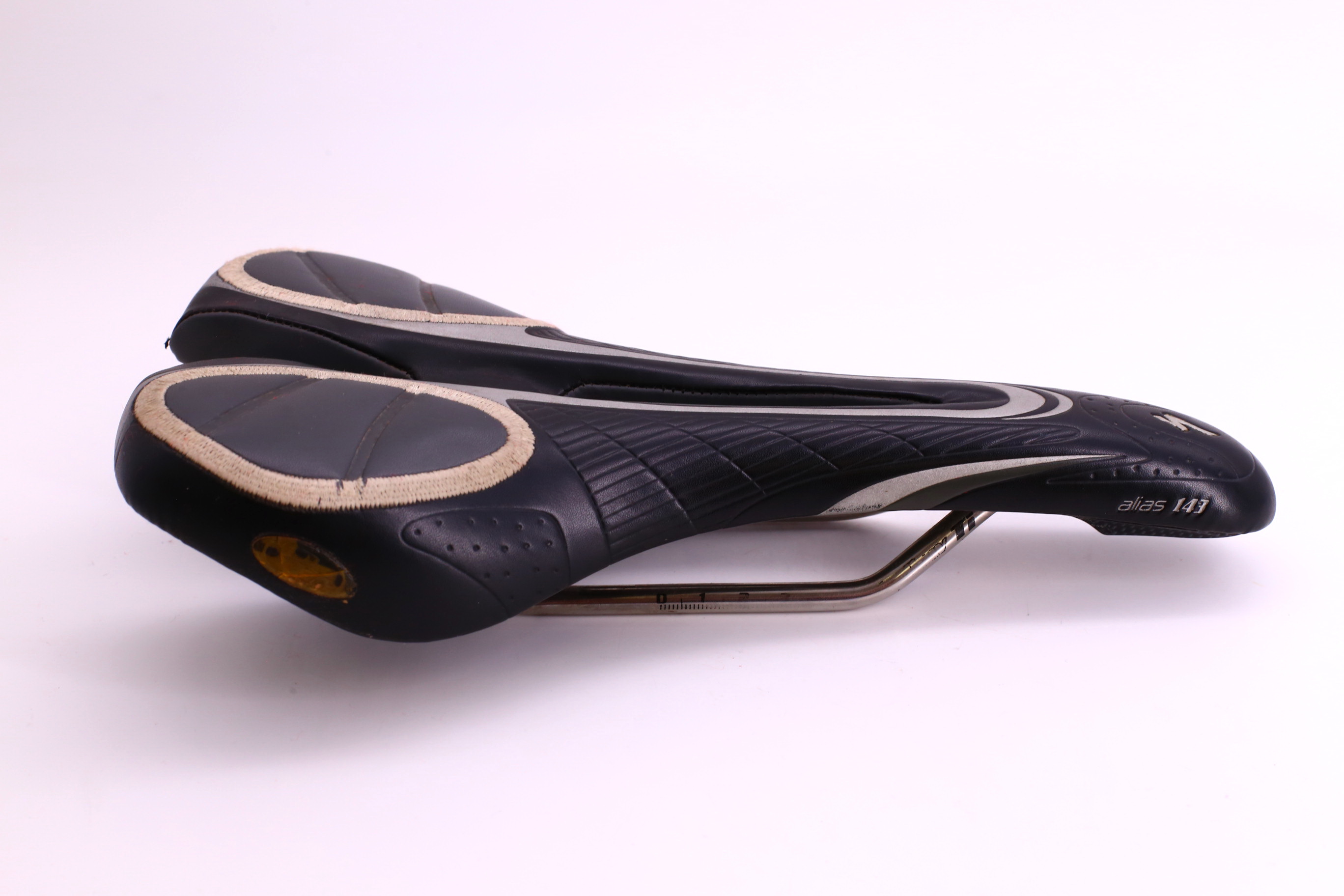 specialized saddle 143