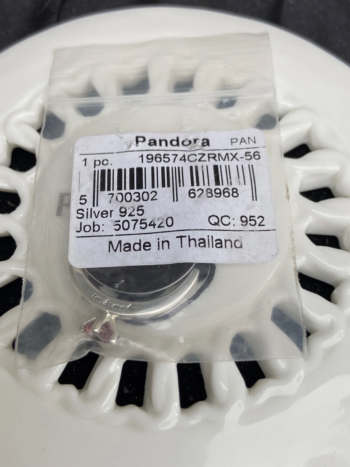 Authentic Pandora Sparkling Red Heart Ring #196574CZRMX - Picture 11 of 12