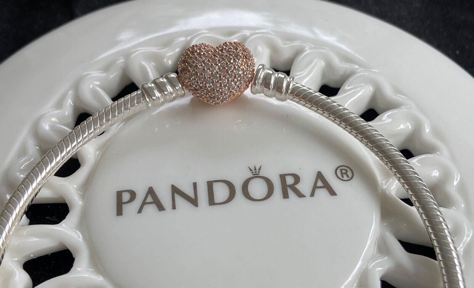 Authentic Pandora MOMENTS Pavé Heart Clasp Bracelet #586292CZ | eBay