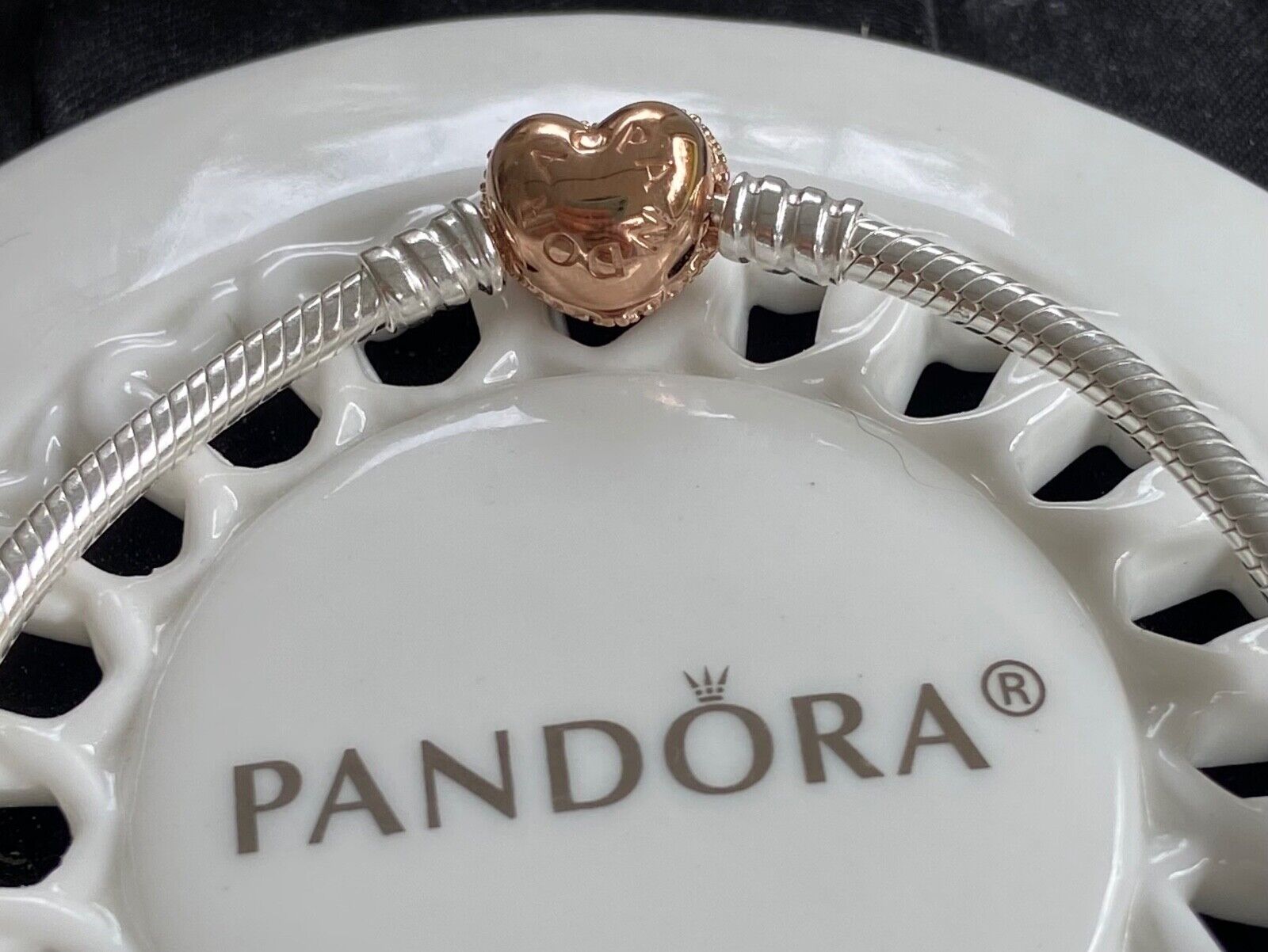 Authentic Pandora MOMENTS Pavé Heart Clasp Bracelet #586292CZ | eBay