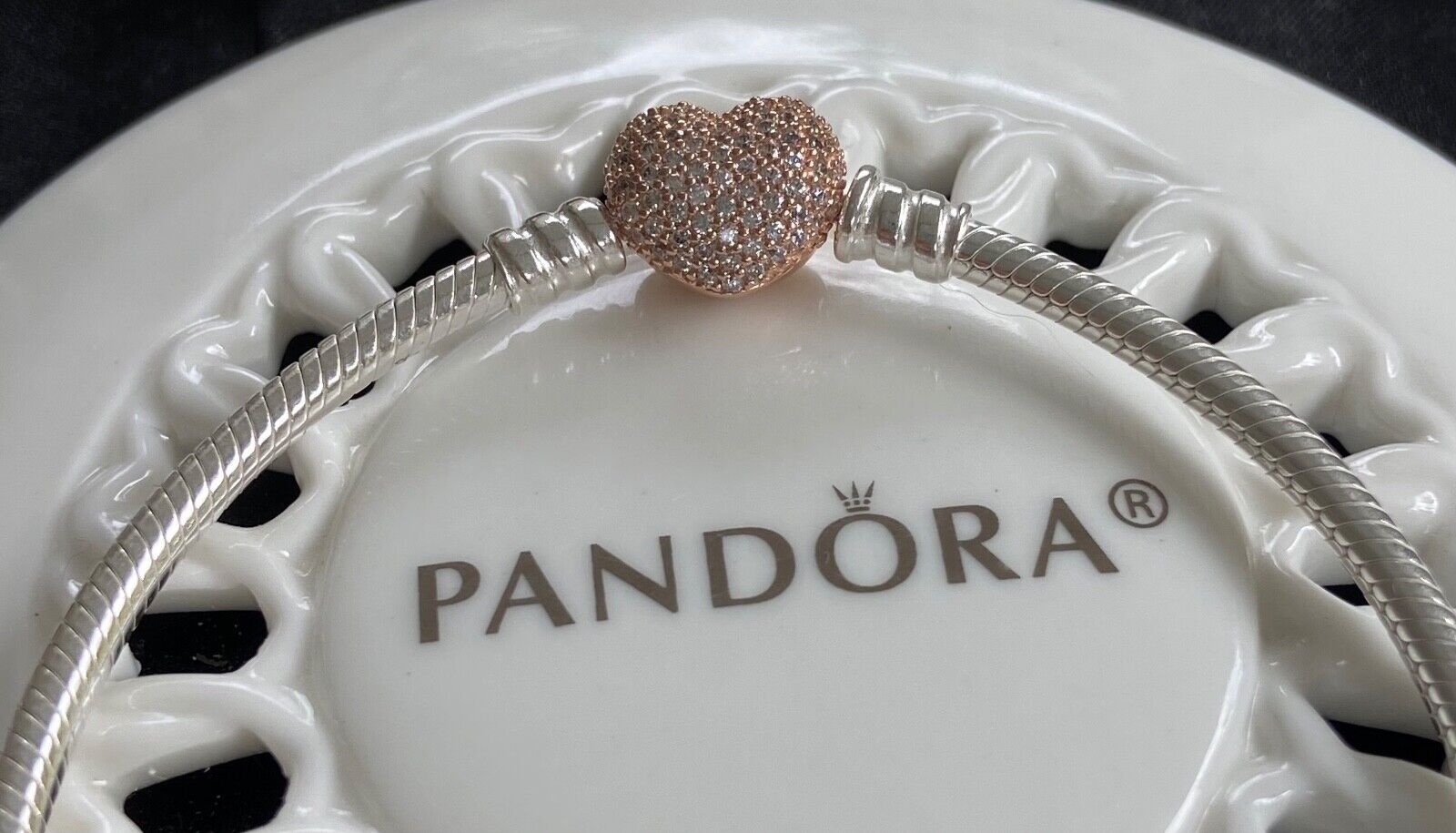 Authentic Pandora MOMENTS Pavé Heart Clasp Bracelet #586292CZ | eBay