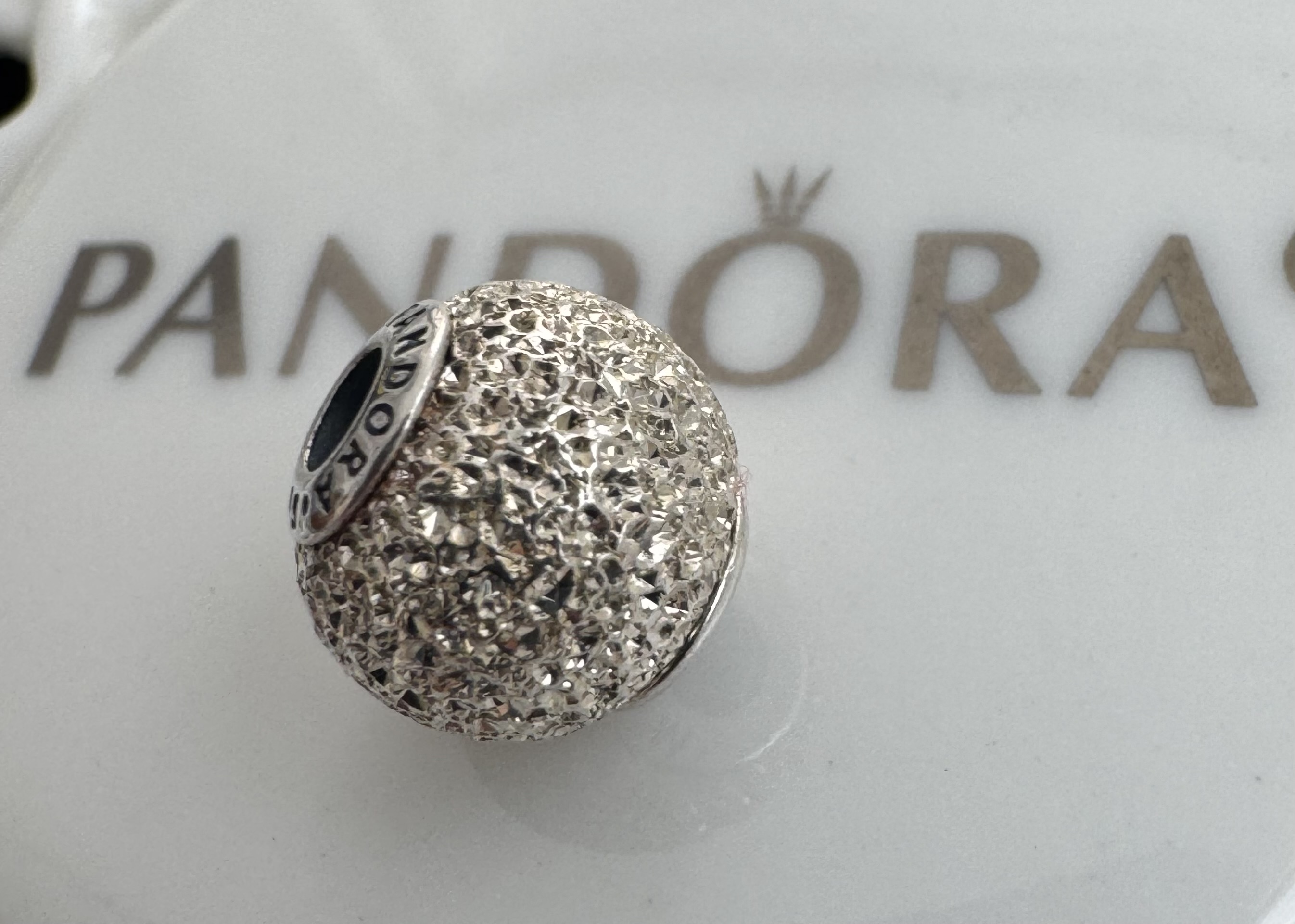 Pandora Essence Charm　黒 Pandora Essence Autumn/Fall 2014 Collection released! - Mora