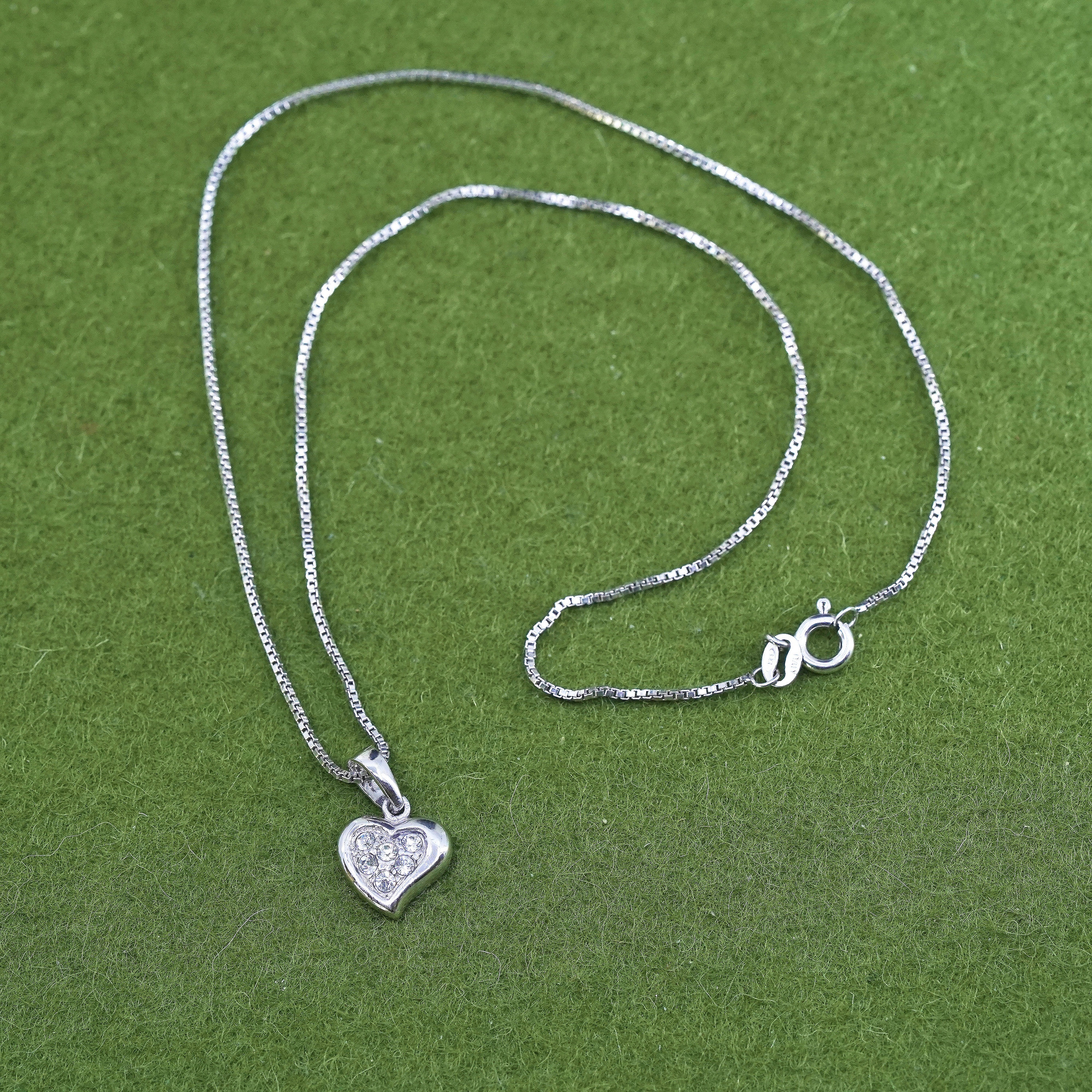 16”, Vintage sterling silver box chain necklace with cluster Cz heart pendant detailed image 5