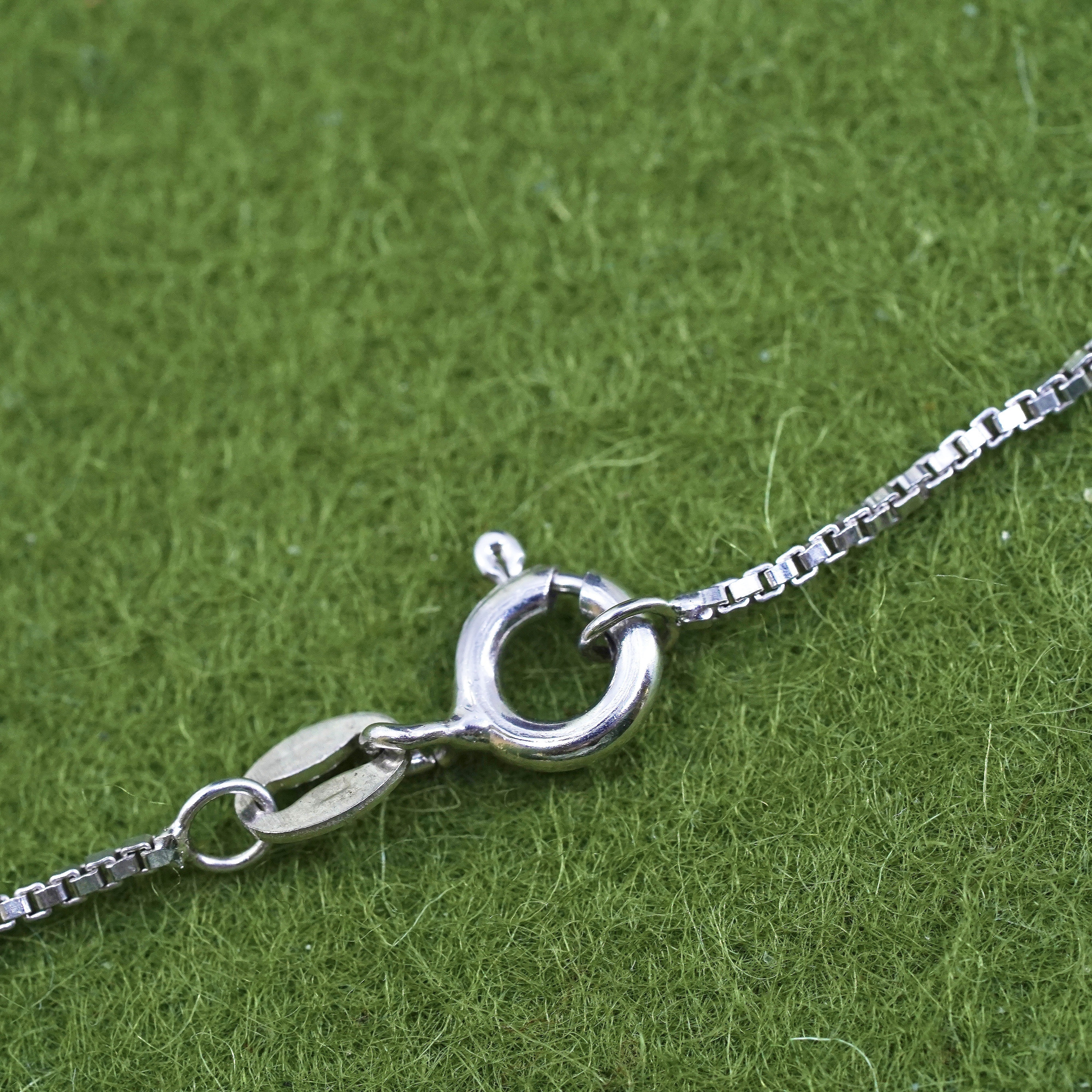 16”, Vintage sterling silver box chain necklace with cluster Cz heart pendant detailed image 6
