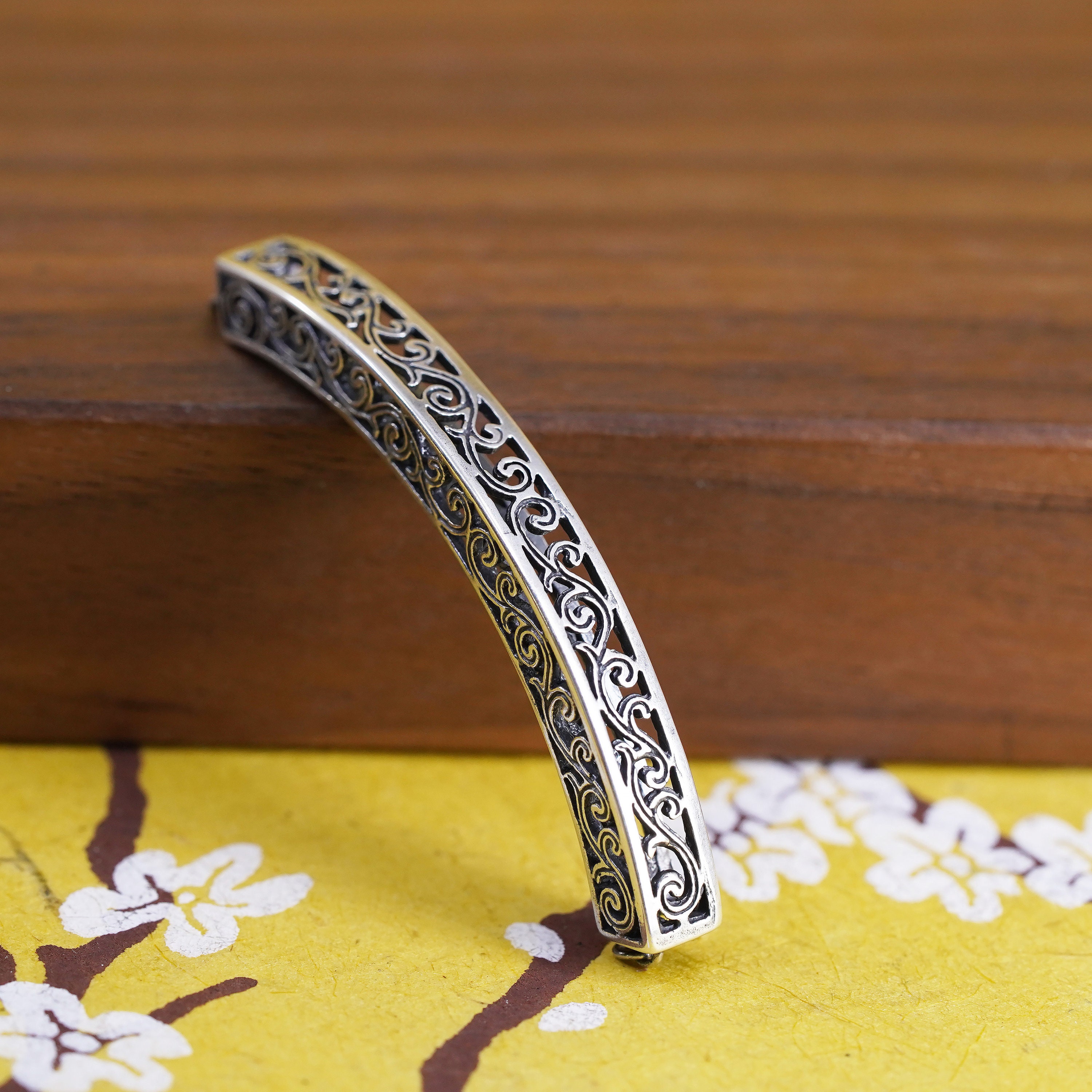 Vintage Sterling silver handmade pendant, 925 filigree curve product image view 2