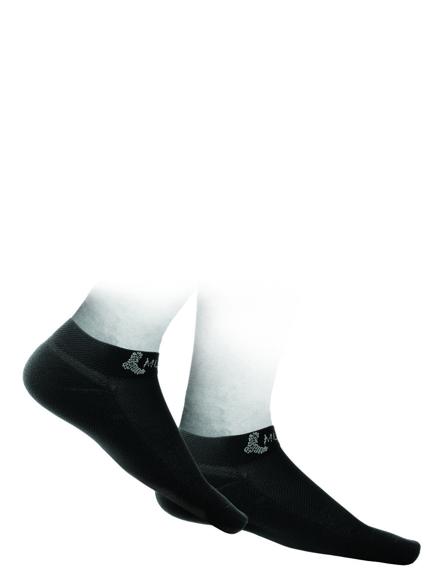 Mueller Graduated Compression Performance Ankle Socks, Pair